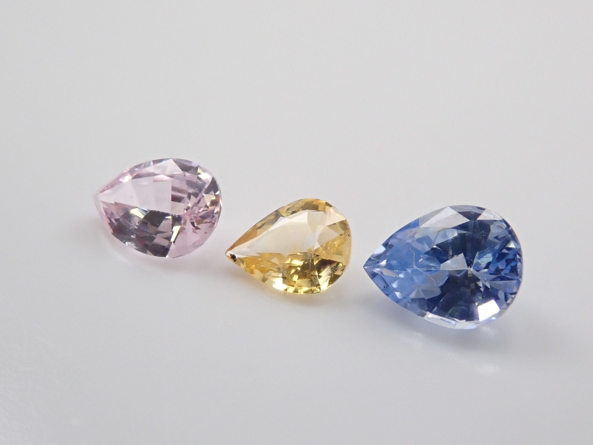 シグナルカラーサファイア3石セット 1.435ct - KARATZ STORE｜カラッツSTORE