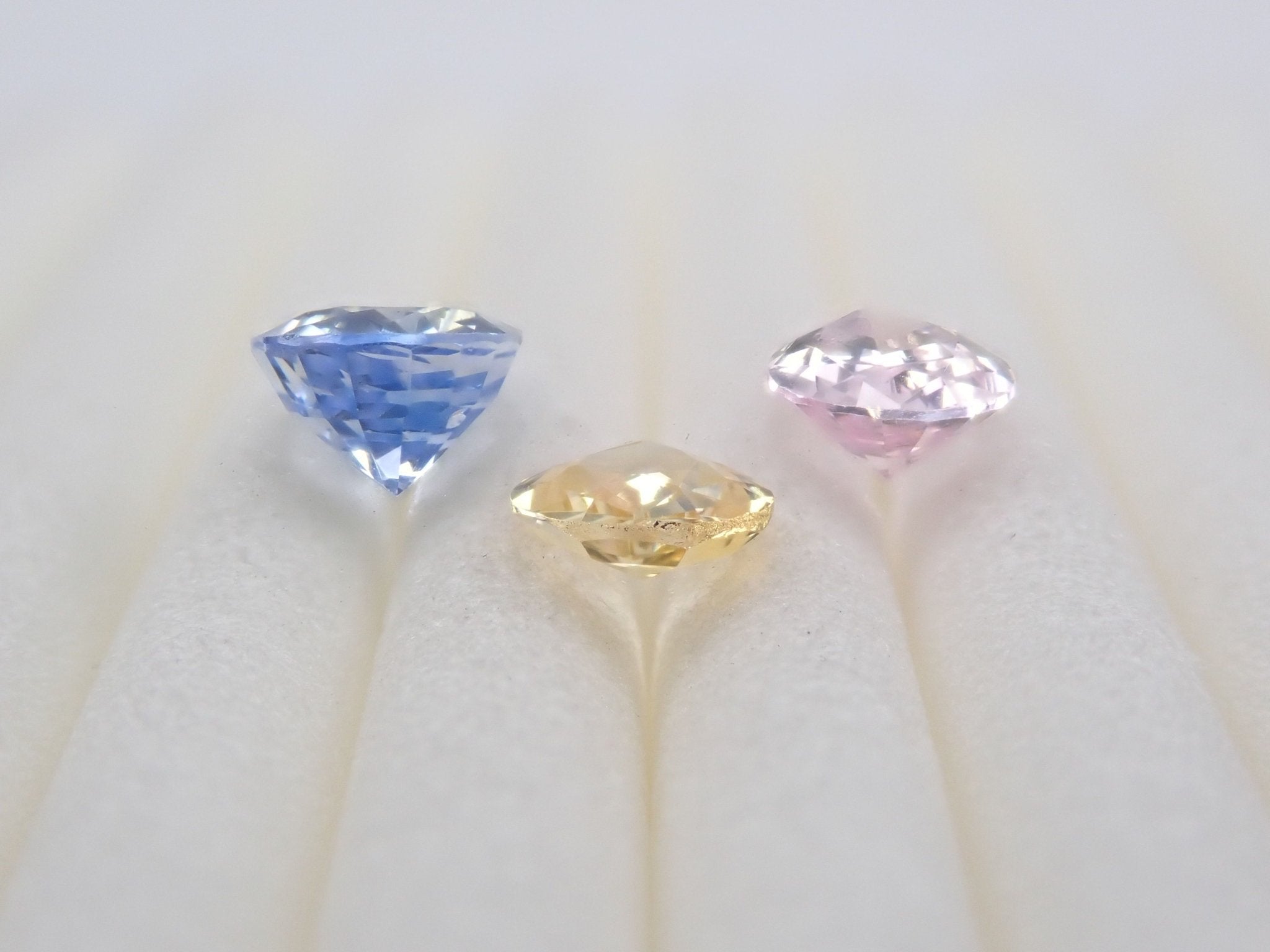 シグナルカラーサファイア3石セット 1.435ct - KARATZ STORE｜カラッツSTORE