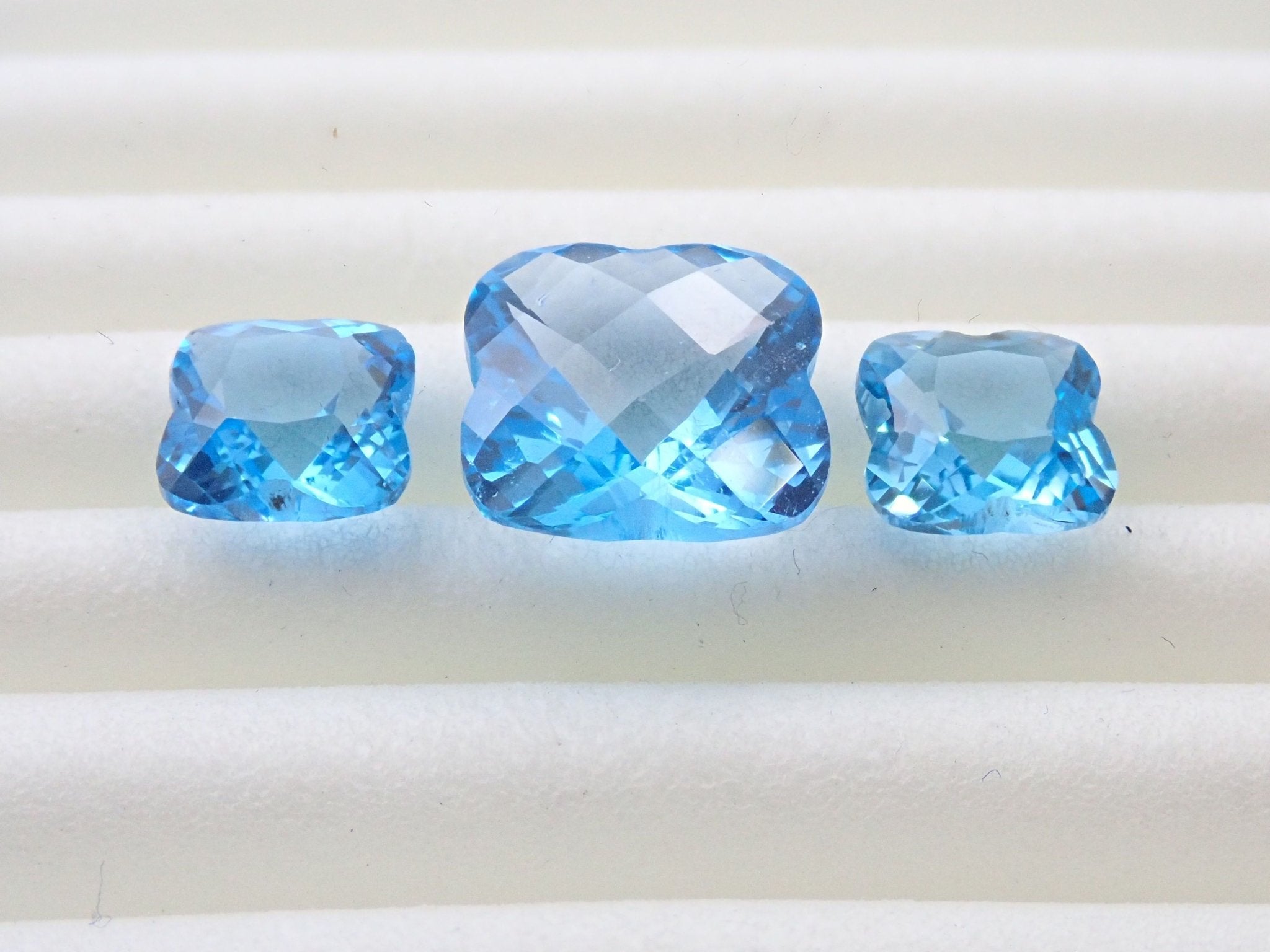 スイスブルートパーズ3石セット 5.650ct - KARATZ STORE｜カラッツSTORE