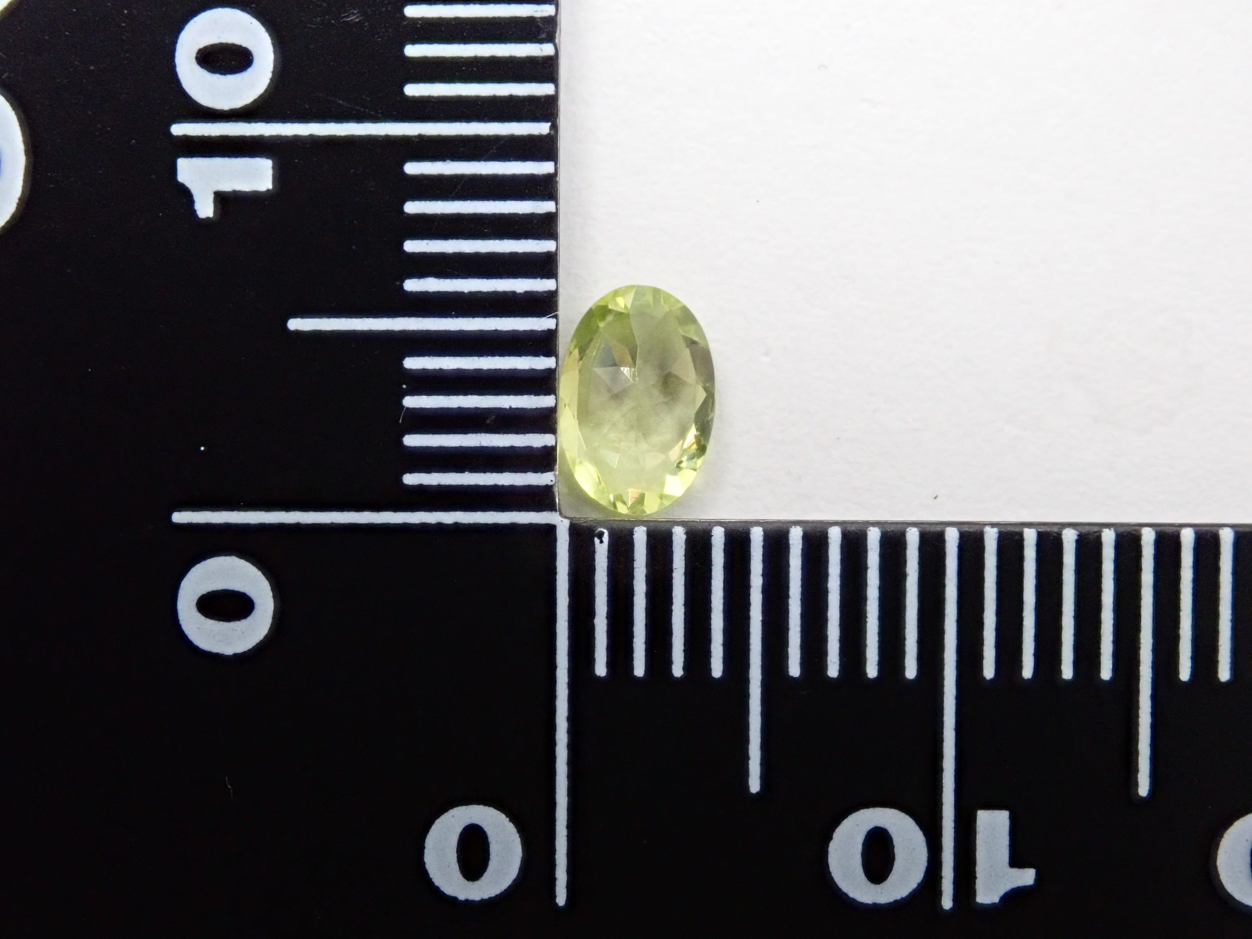 Parrot chrysoberyl 0.482ct loose