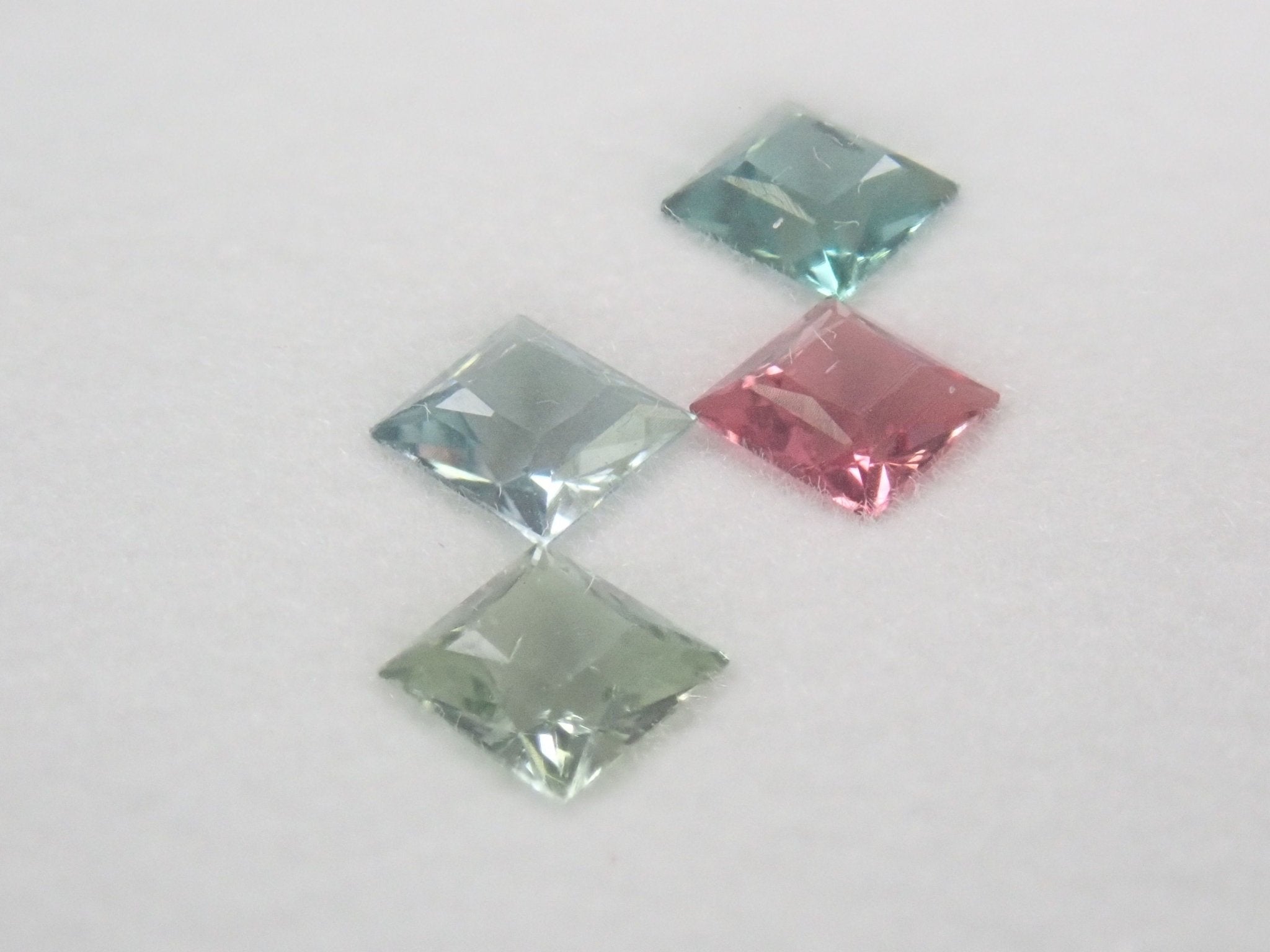 トルマリン4石セット 0.658ct - KARATZ STORE｜カラッツSTORE