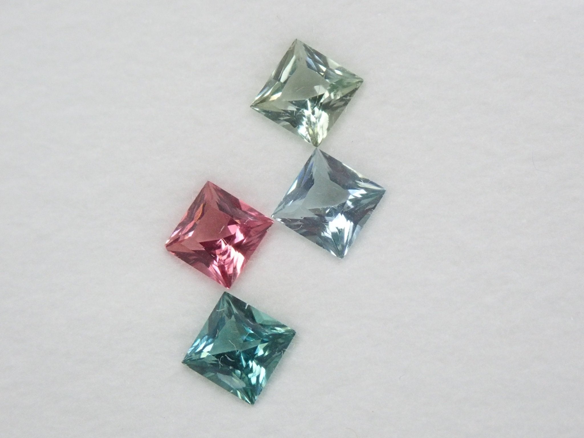 トルマリン4石セット 0.658ct - KARATZ STORE｜カラッツSTORE