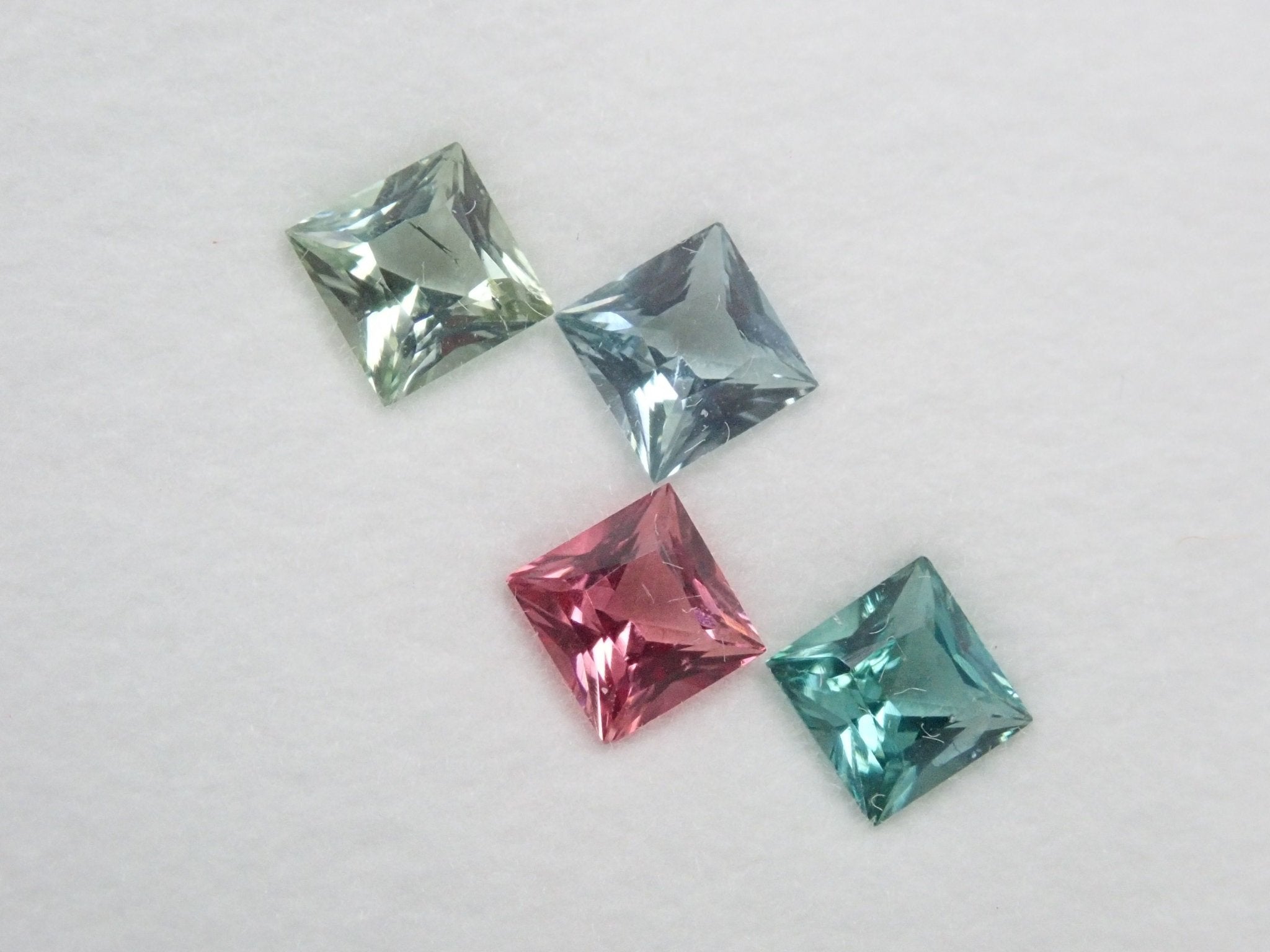 トルマリン4石セット 0.658ct - KARATZ STORE｜カラッツSTORE