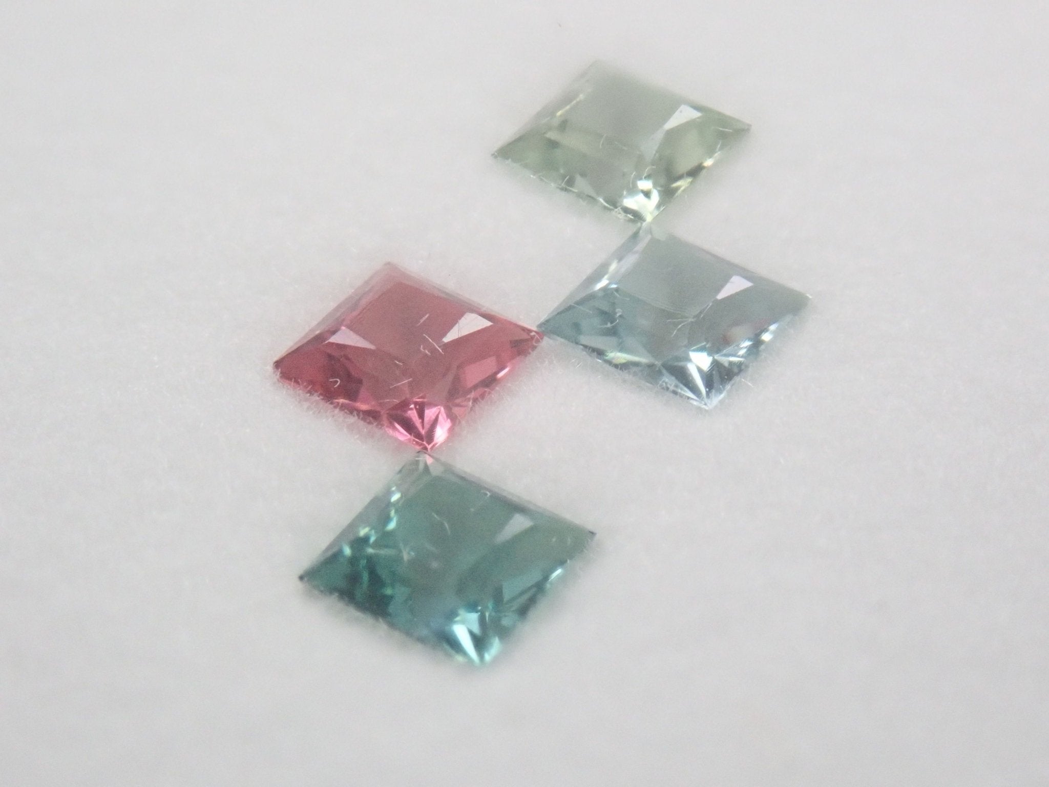 トルマリン4石セット 0.658ct - KARATZ STORE｜カラッツSTORE