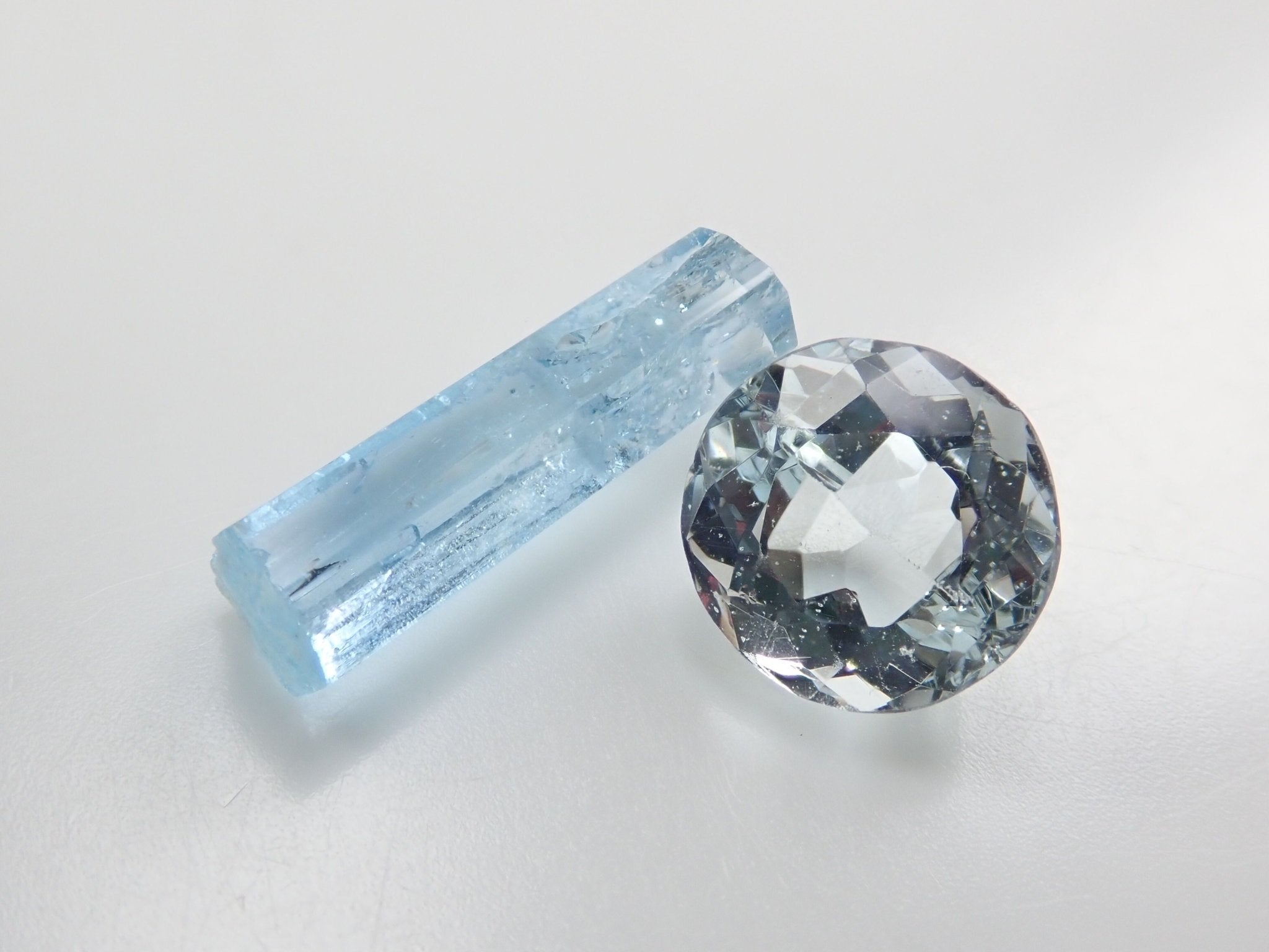 Aquamarine 4.191ct rough stone/loose 2-piece set