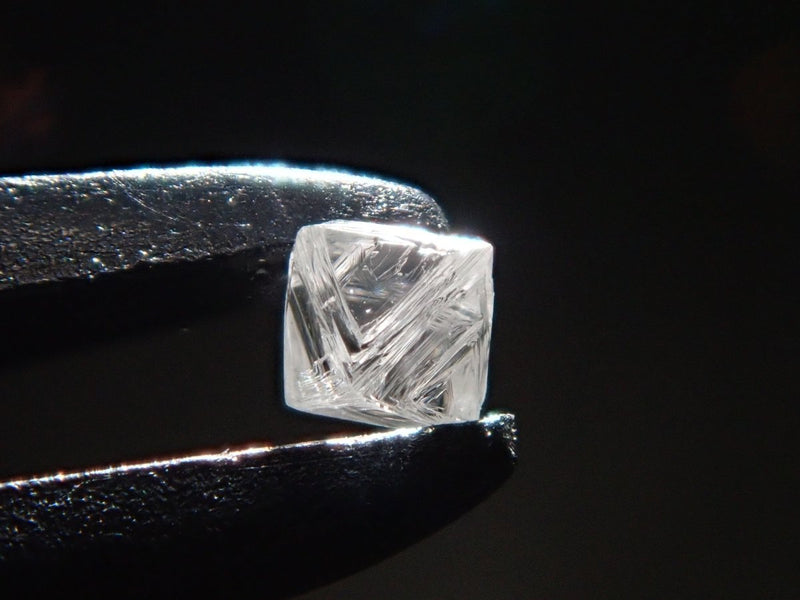 ジンバブエ産ソーヤブルダイヤモンド1石（正八面体） – カラッツSTORE
