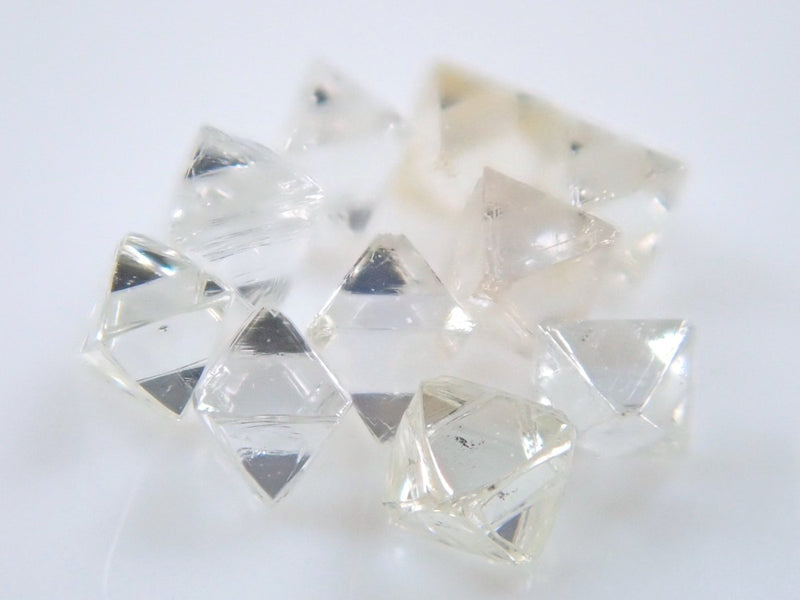 《残り4石》宝石ガチャガチャ💎ジンバブエ産ソーヤブルダイヤモンド1石（正八面体,VS~SIクラス相当） - カラッツSTORE