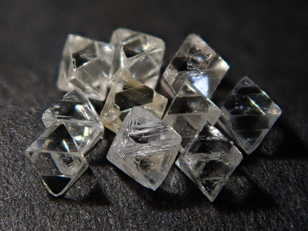 《残り4石》ジェムガチャ💎ジンバブエ産ソーヤブルダイヤモンド1石（正八面体,VS~SIクラス相当） - カラッツSTORE