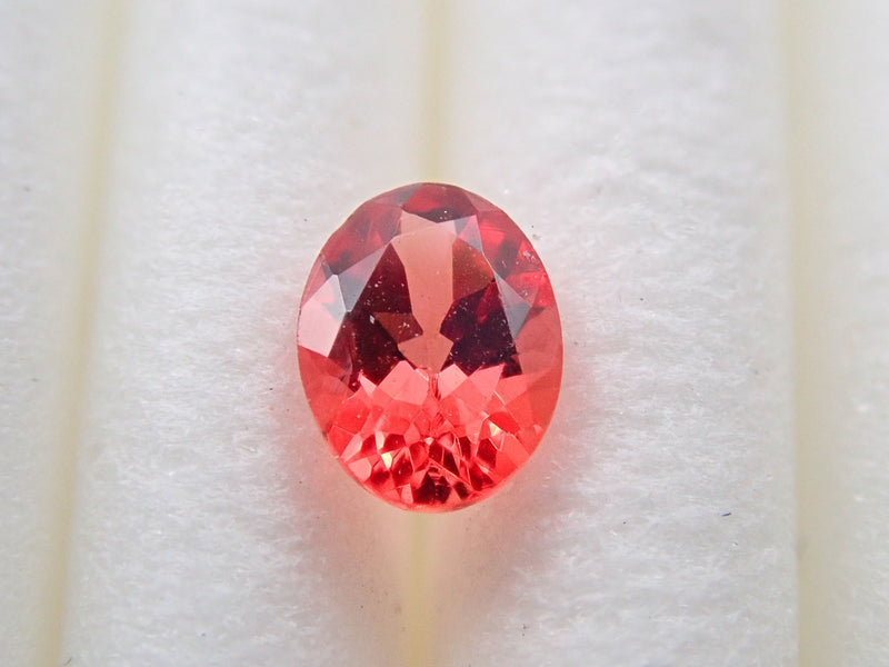 尖晶石 0.178 克拉裸石（粉紅橙色）