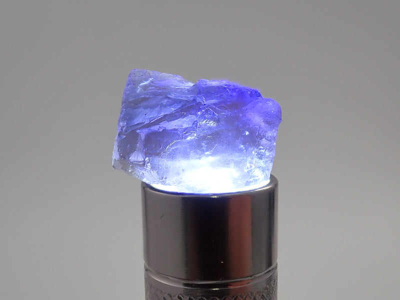 Iolite rough stone 1 stone (approximately 18ct~22ct)《Discount available for multiple purchases》
