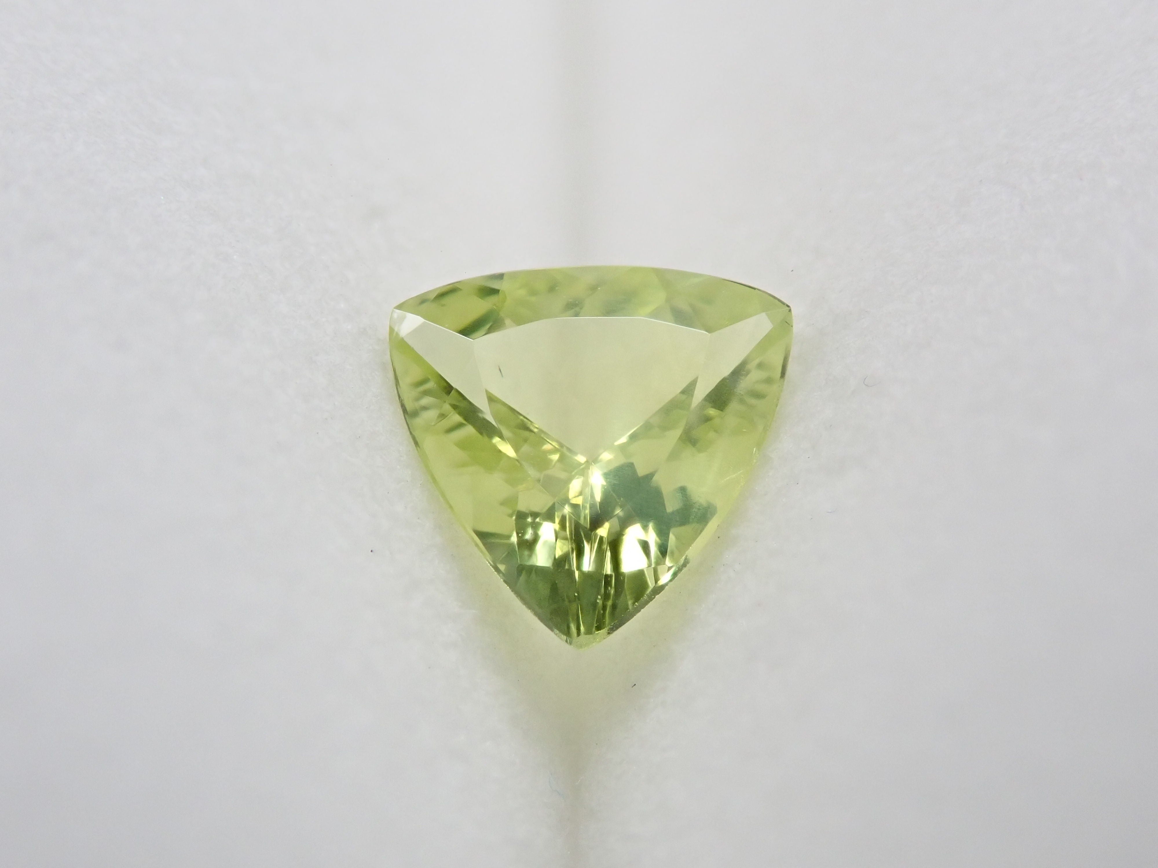 Parrot chrysoberyl 0.752ct loose