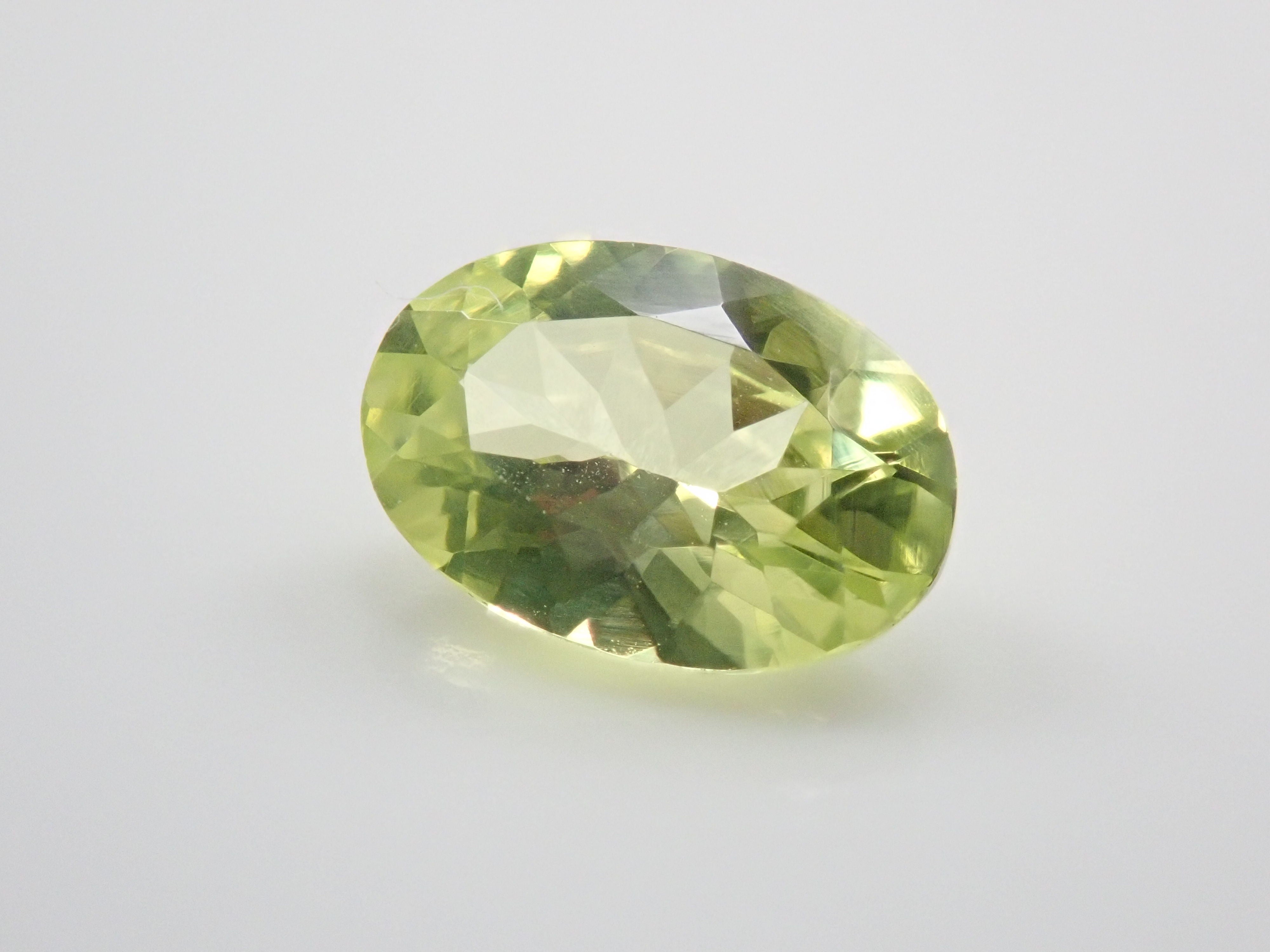 Parrot chrysoberyl 0.482ct loose