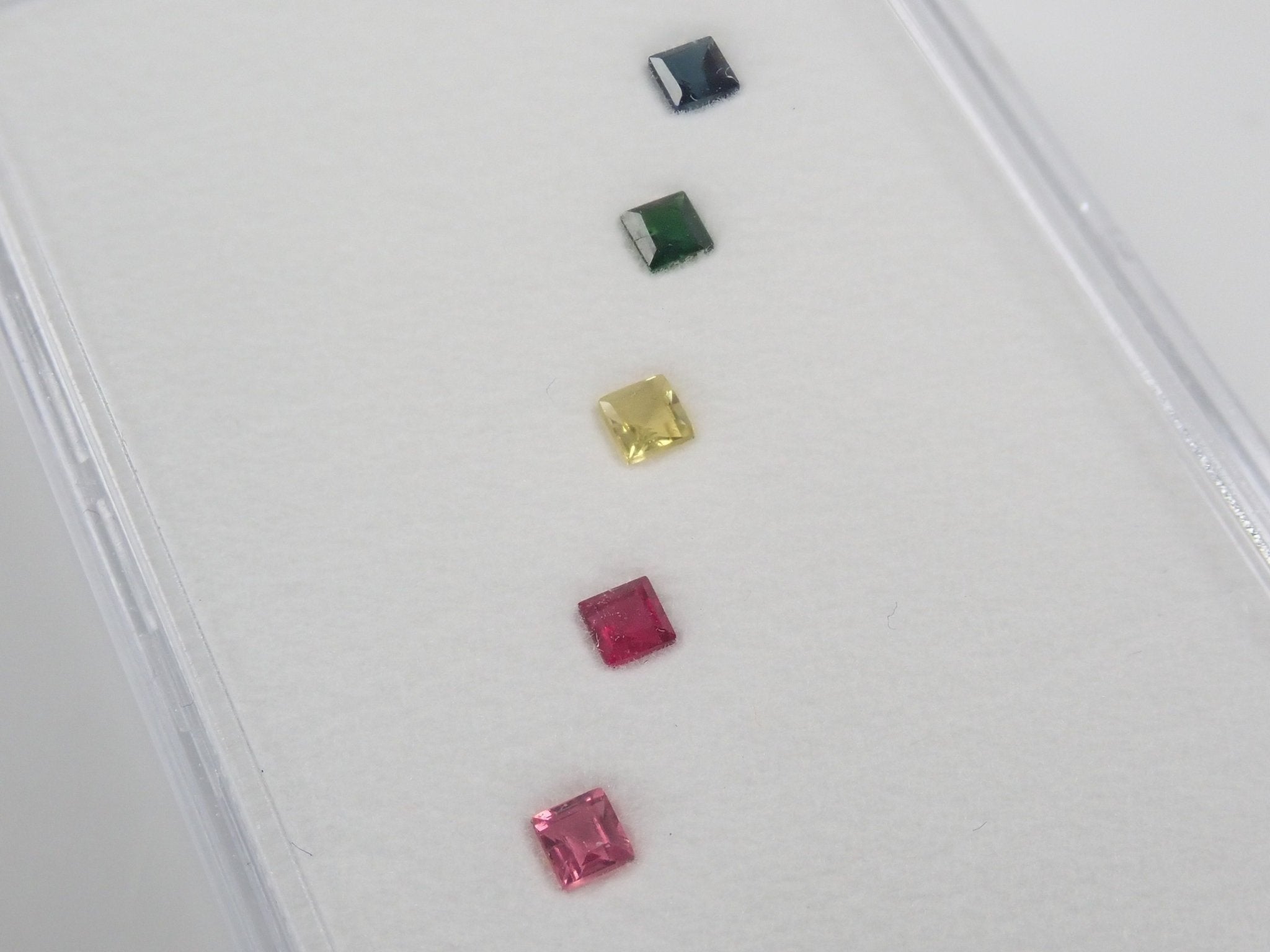 トルマリン5石セット 0.490ct - KARATZ STORE｜カラッツSTORE