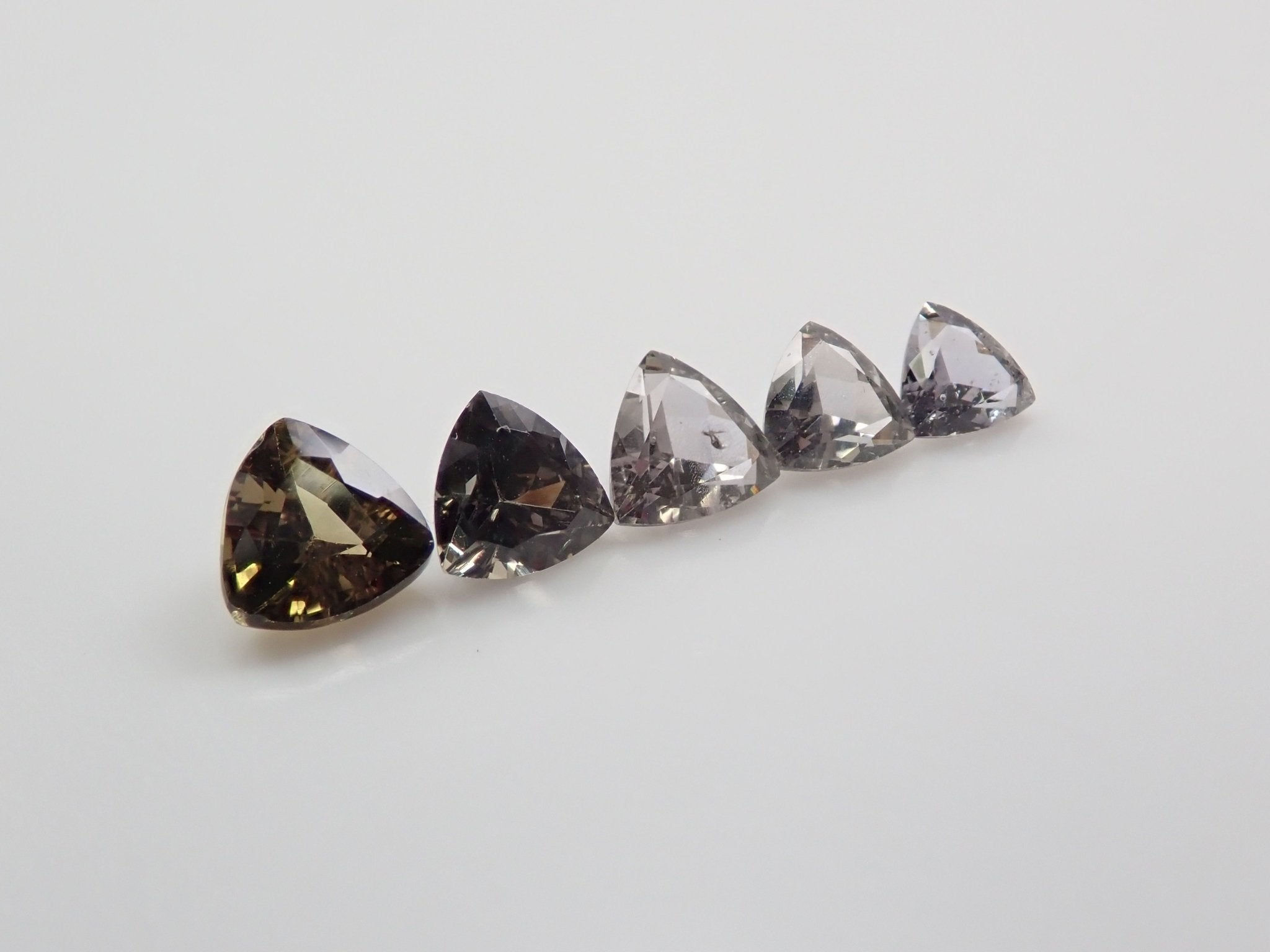 サファイア5石セット 1.496ct（トリリアントカット） - KARATZ STORE｜カラッツSTORE