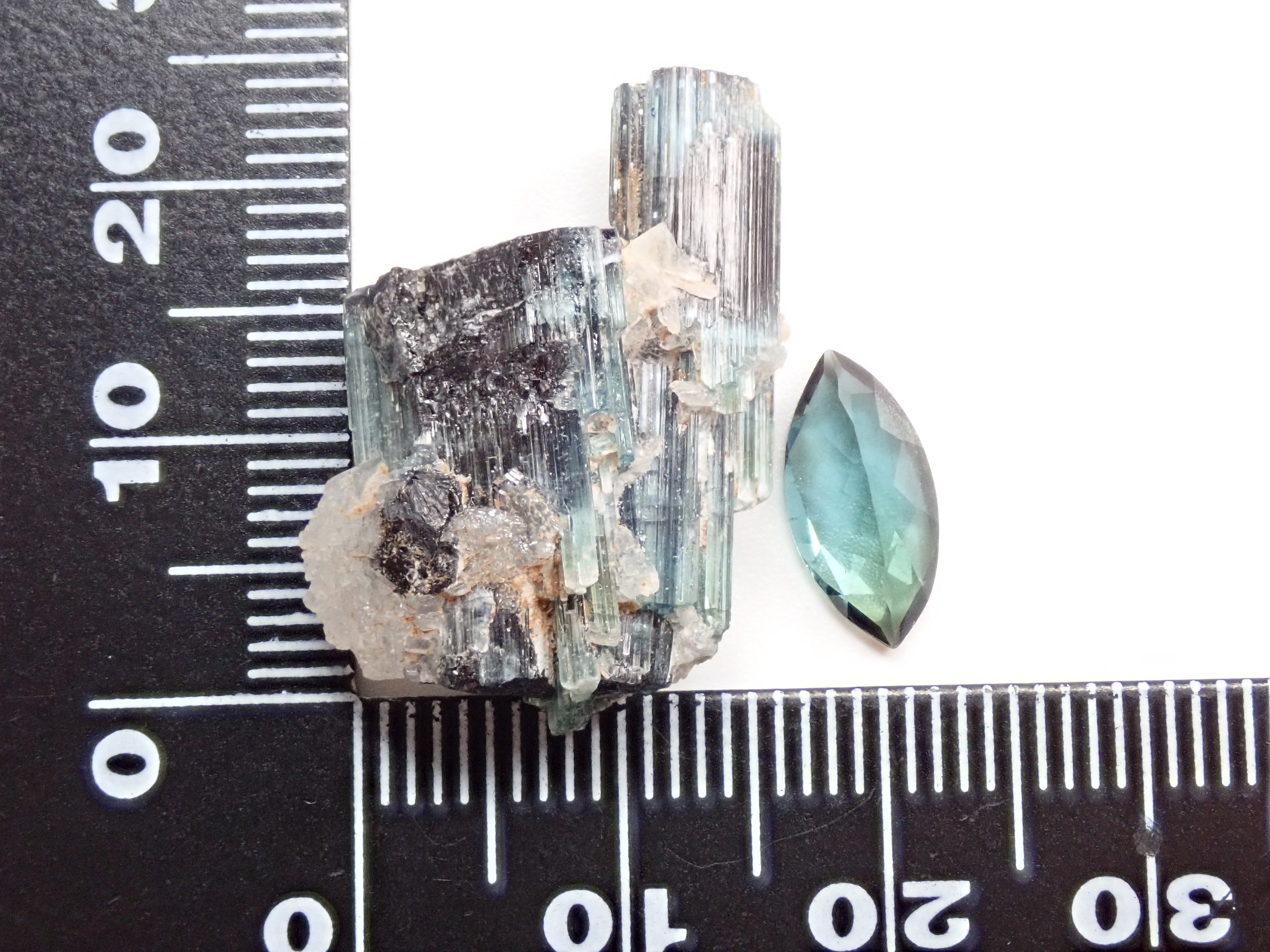 Tourmaline 24.680ct rough stone