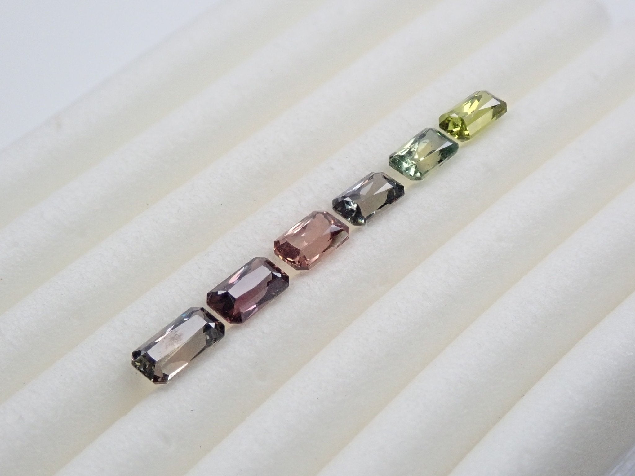 マルチカラーサファイア6石セット 1.117ct - KARATZ STORE｜カラッツSTORE