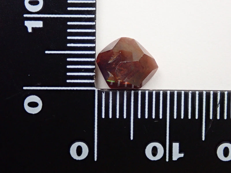 鈣鐵榴石石榴石（俗稱彩虹石榴石）2.501 克拉原石