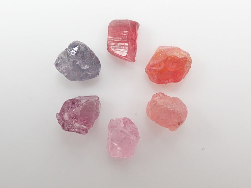 Spinel 5.662ct rough stone set