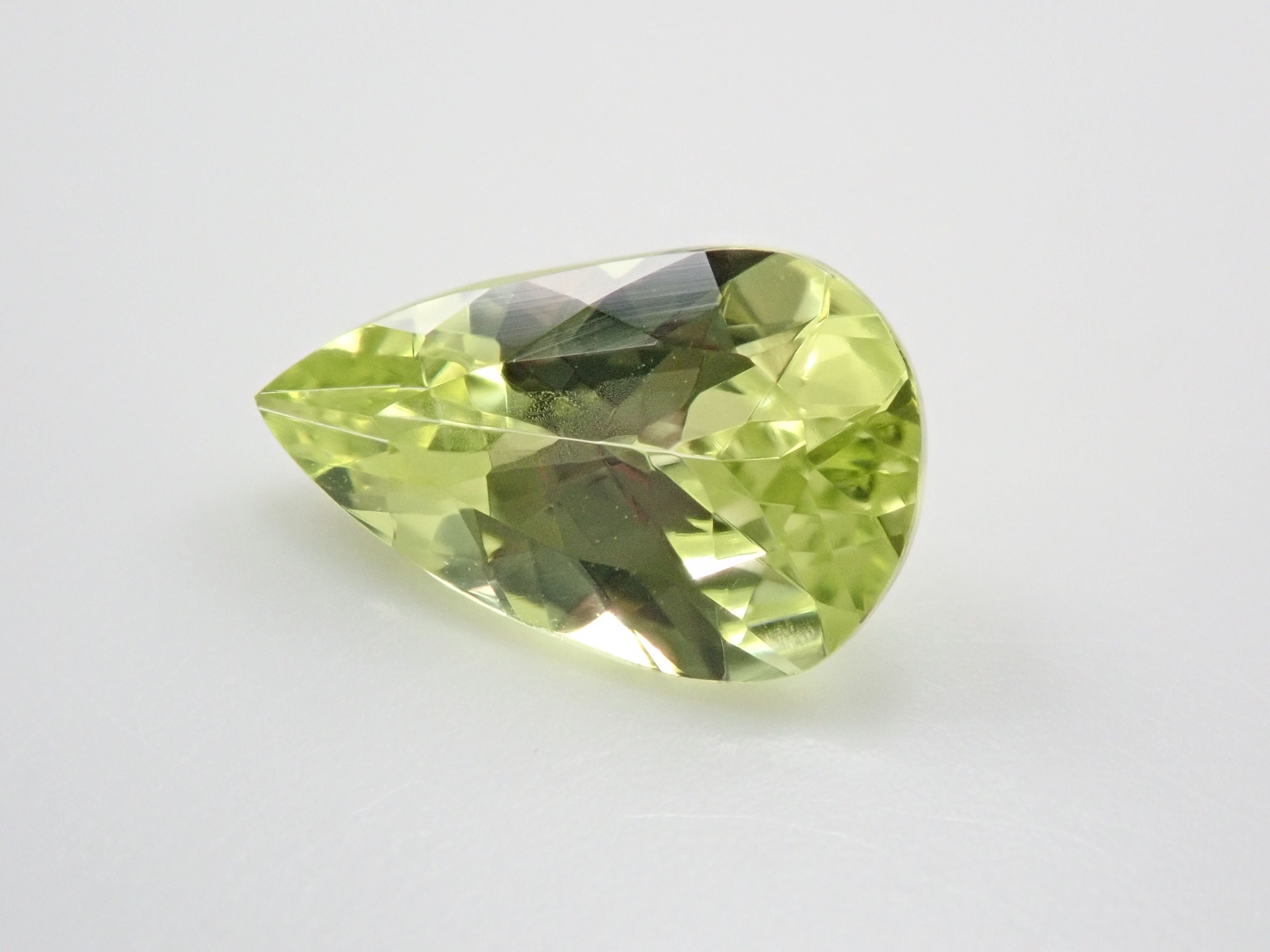 Parrot chrysoberyl 0.802ct loose