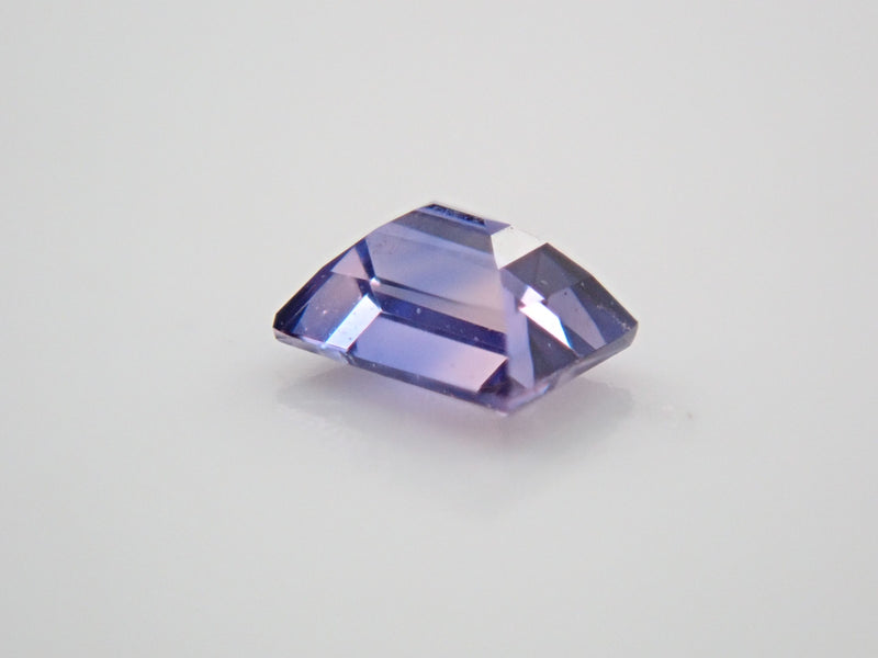 Bicolor sapphire 0.067ct loose