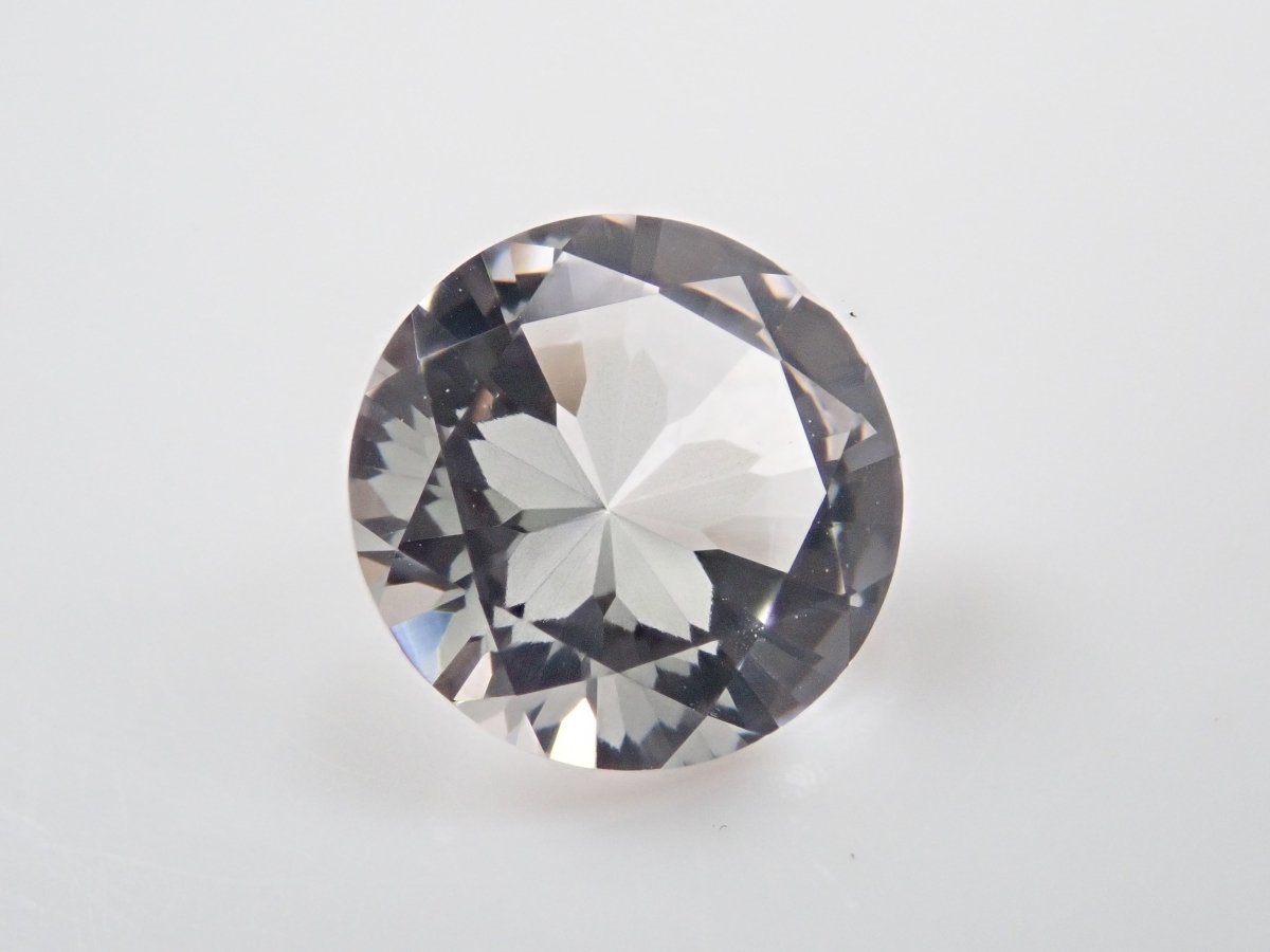 【さくらインカット】ダンビュライト 7mm/1.176ct《コラボ》ルース ワッペン付 - カラッツSTORE