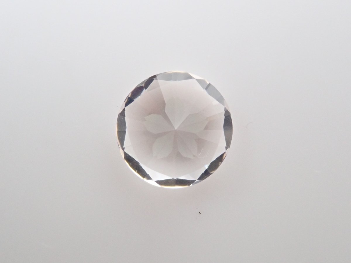 【さくらインカット】ダンビュライト 7mm/1.176ct《コラボ》ルース ワッペン付 - カラッツSTORE