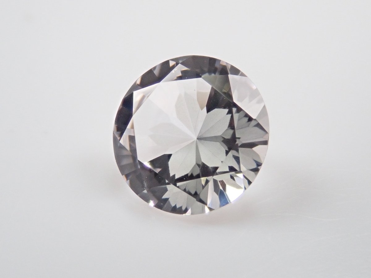 【さくらインカット】ダンビュライト 7mm/1.176ct《コラボ》ルース ワッペン付 - カラッツSTORE