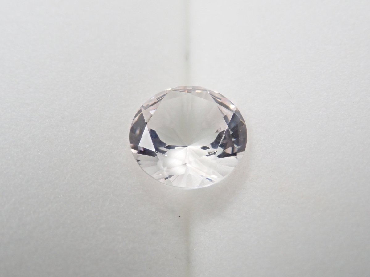 【さくらインカット】ダンビュライト 7mm/1.176ct《コラボ》ルース ワッペン付 - カラッツSTORE