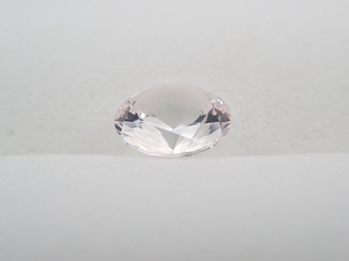 【さくらインカット】ダンビュライト 7mm/1.176ct《コラボ》ルース ワッペン付 - カラッツSTORE