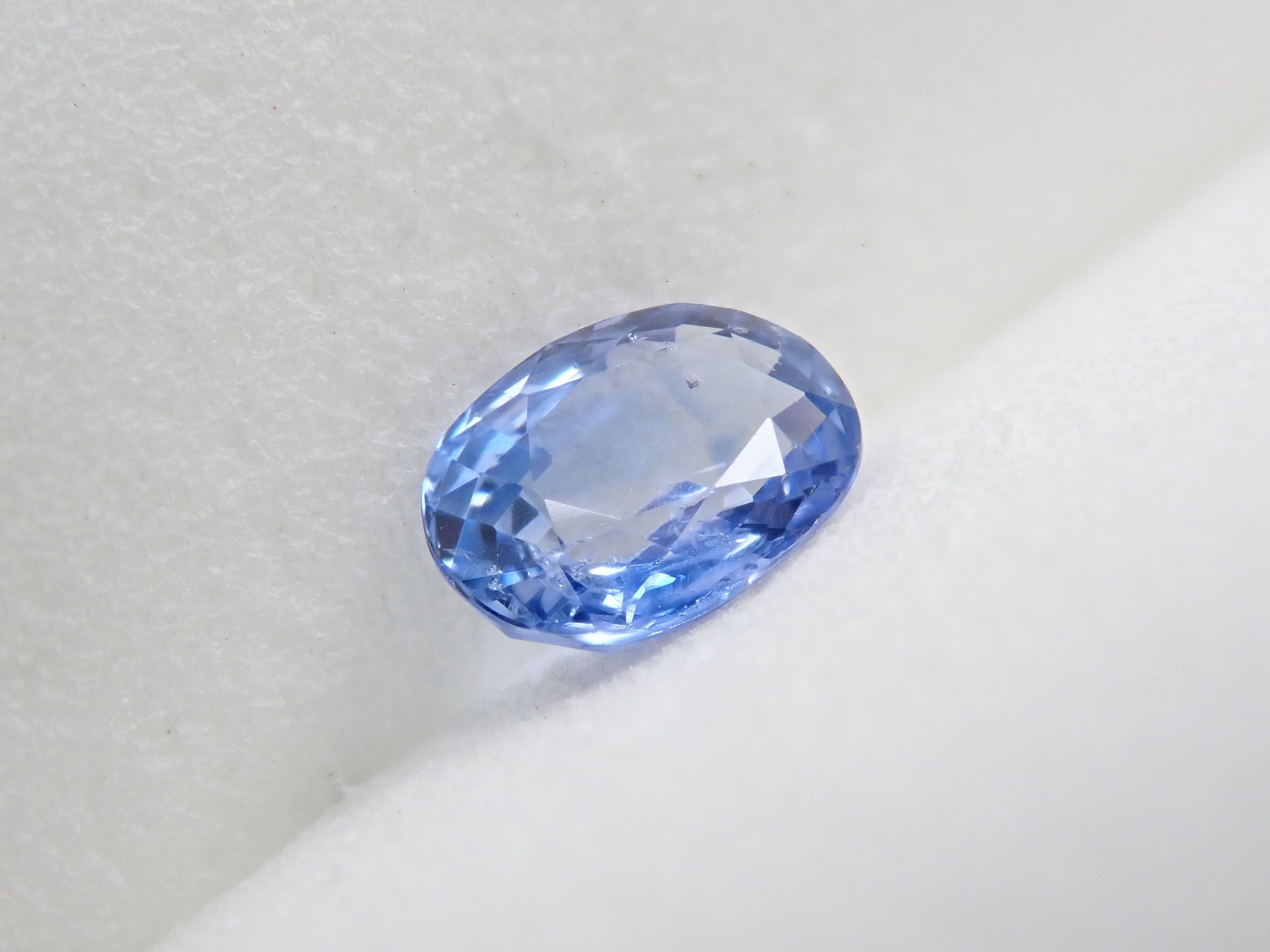 Sapphire (UV type) 0.699ct loose