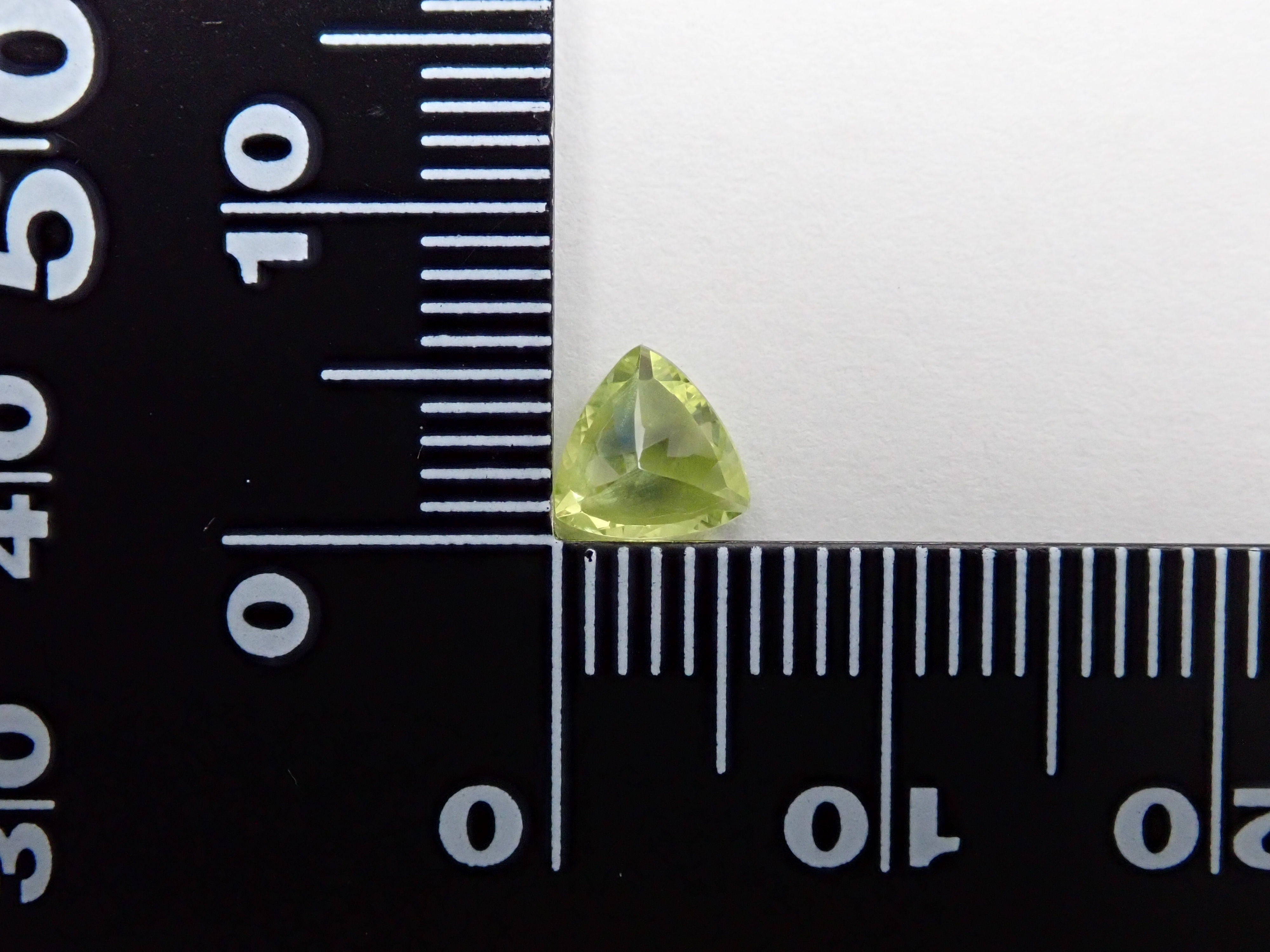 Parrot chrysoberyl 0.767ct loose