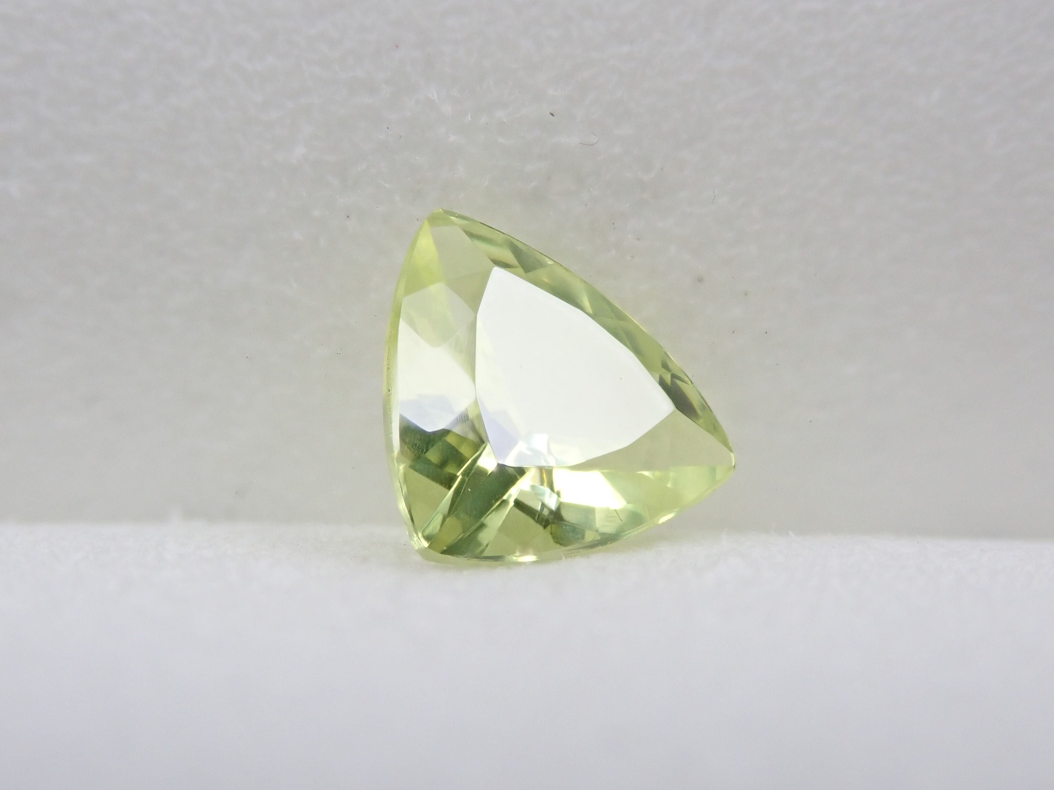 Parrot chrysoberyl 0.752ct loose