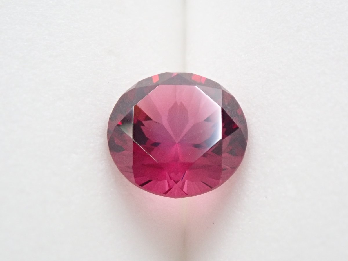 【さくらインカット】ロードライトガーネット 8mm/2.223ct《コラボ》ルース ワッペン付 - カラッツSTORE