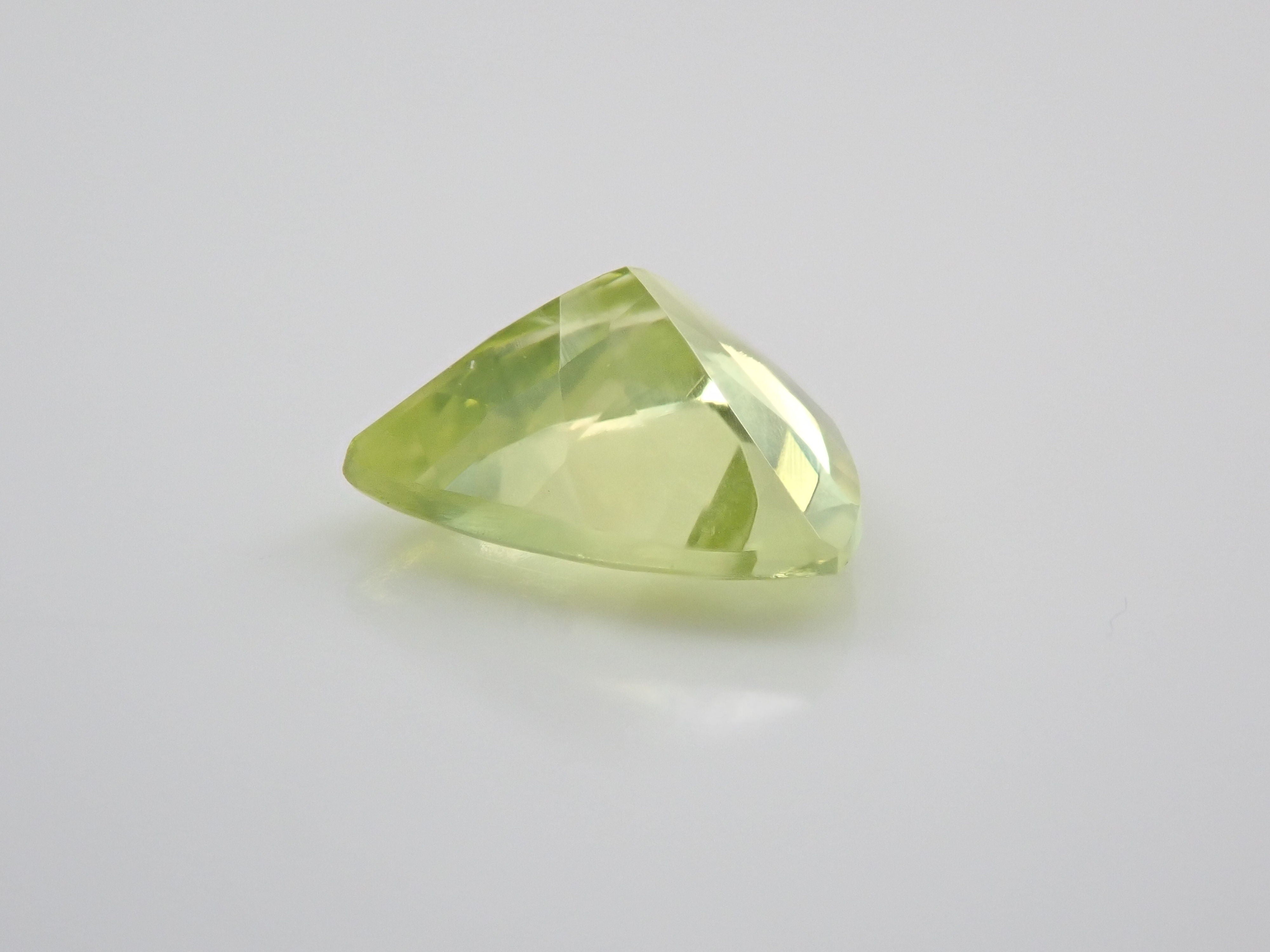 Parrot chrysoberyl 0.752ct loose