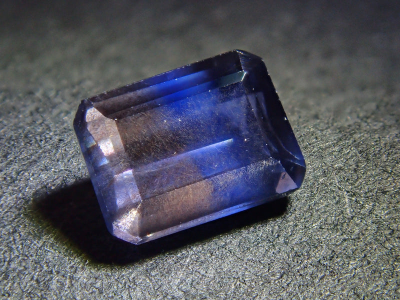 Bicolor sapphire 0.484ct loose