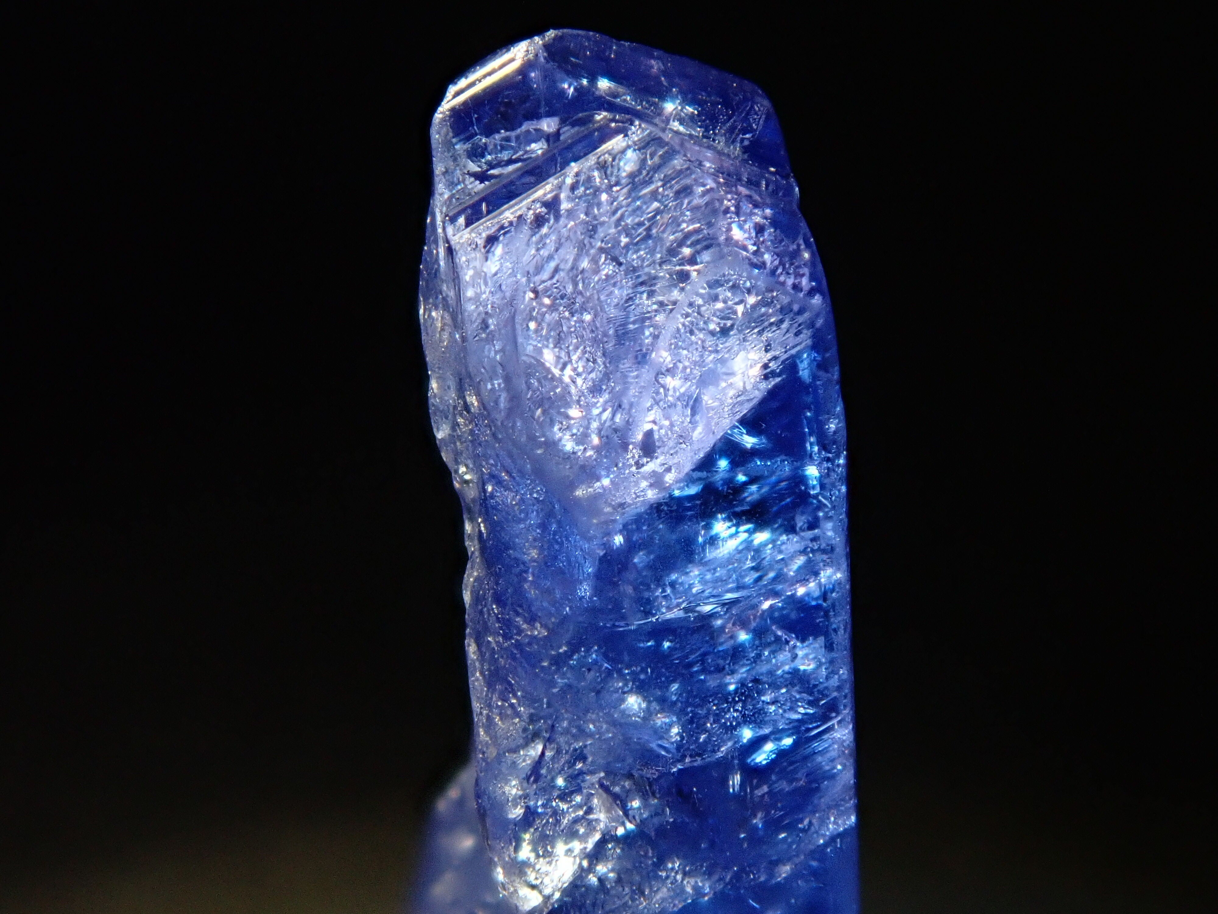 Tanzanite rough stone/loose set 4.044ct