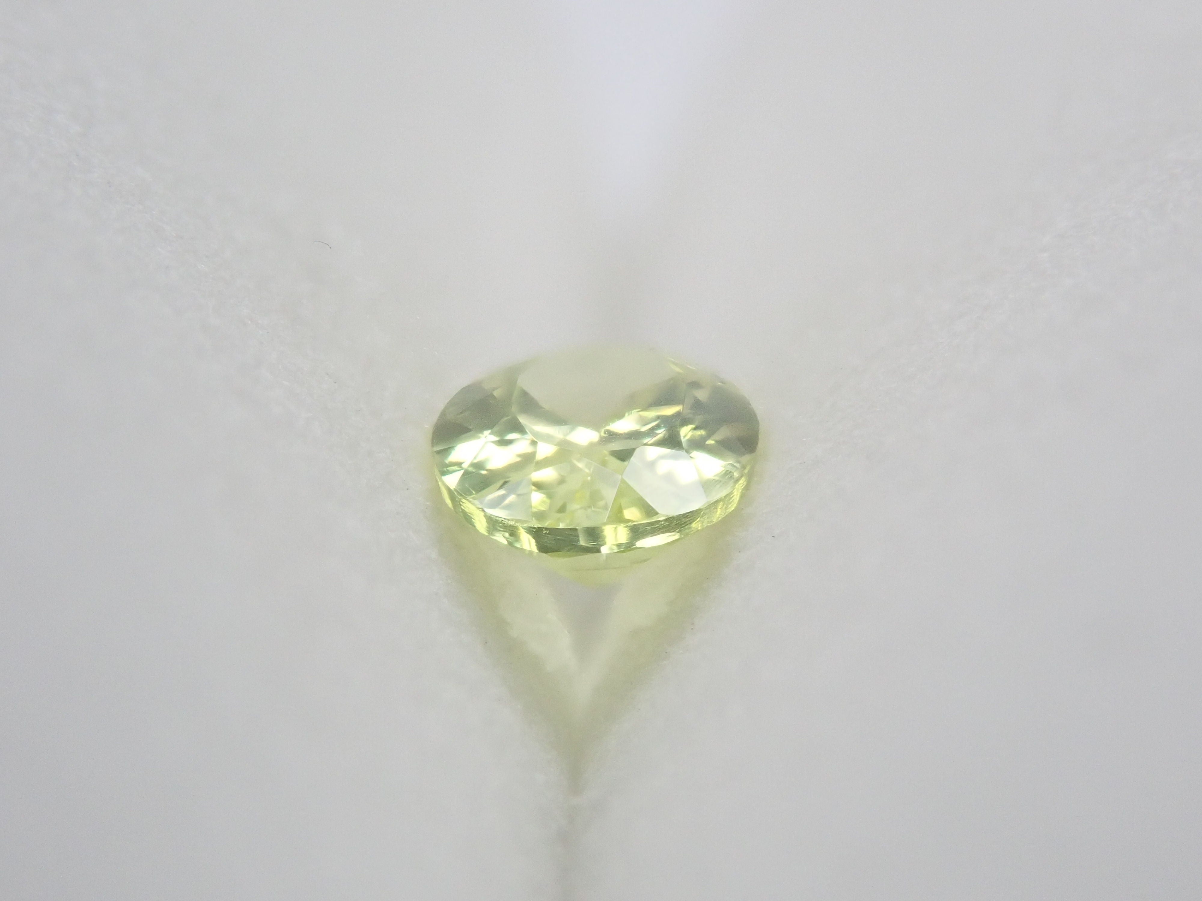 Parrot chrysoberyl 0.482ct loose