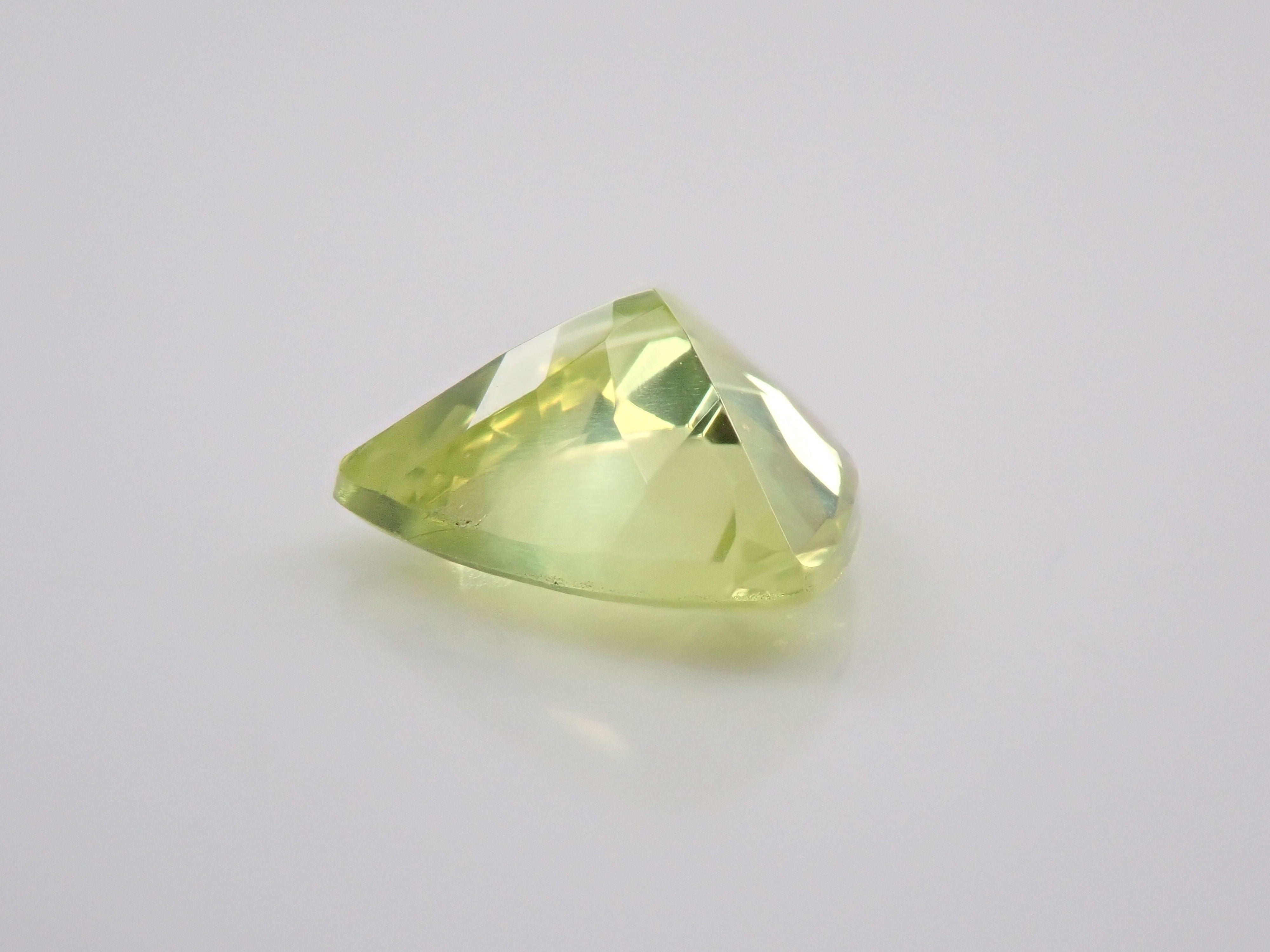 Parrot chrysoberyl 0.752ct loose