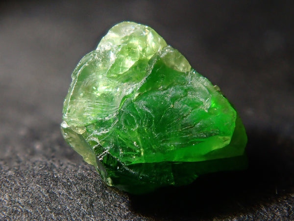 ロシア産デマントイドガーネット（ホーステール認む） 0.457ct原石