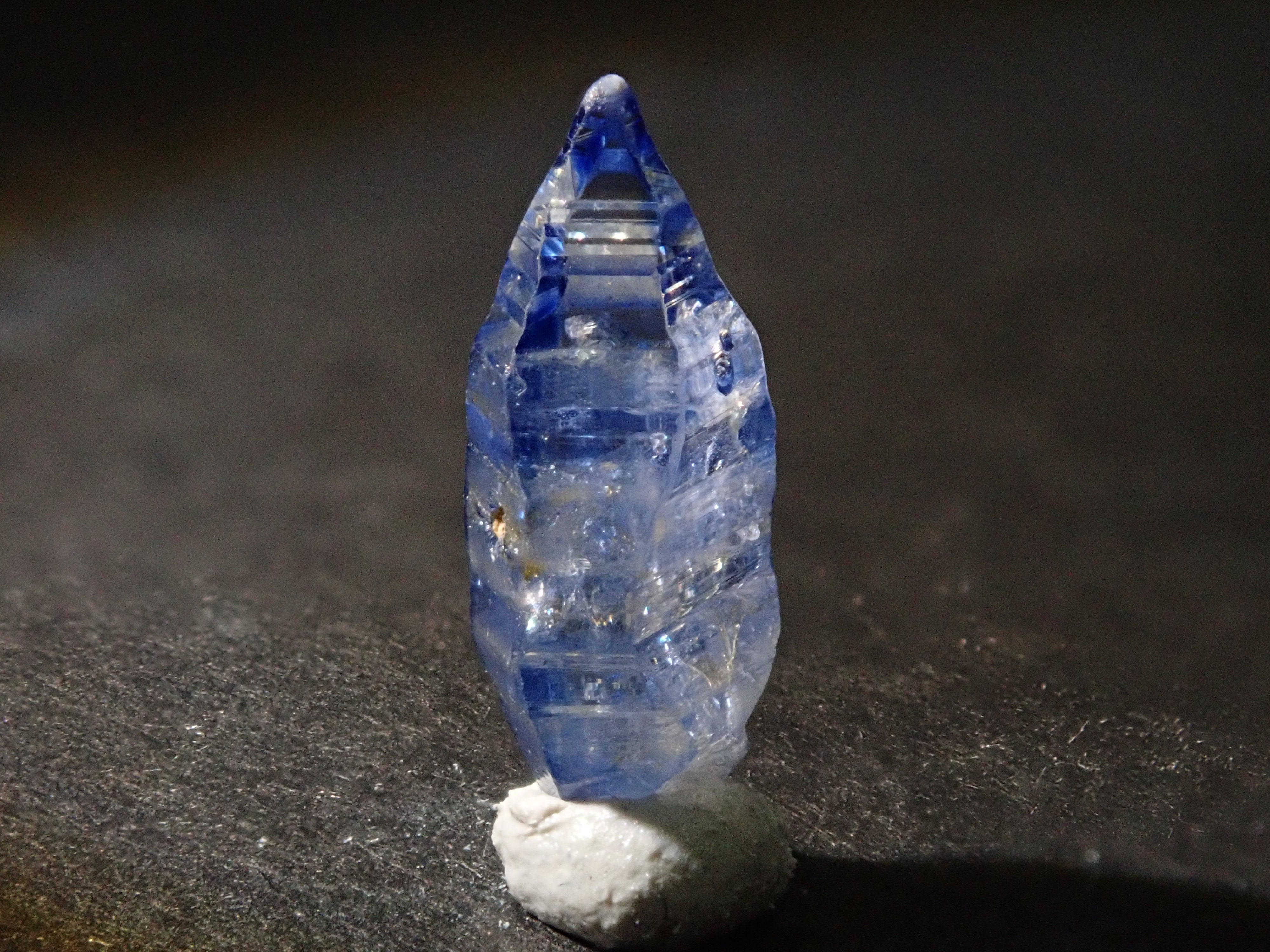 [Published in 12539647] Unheated blue sapphire 1.685ct loose
