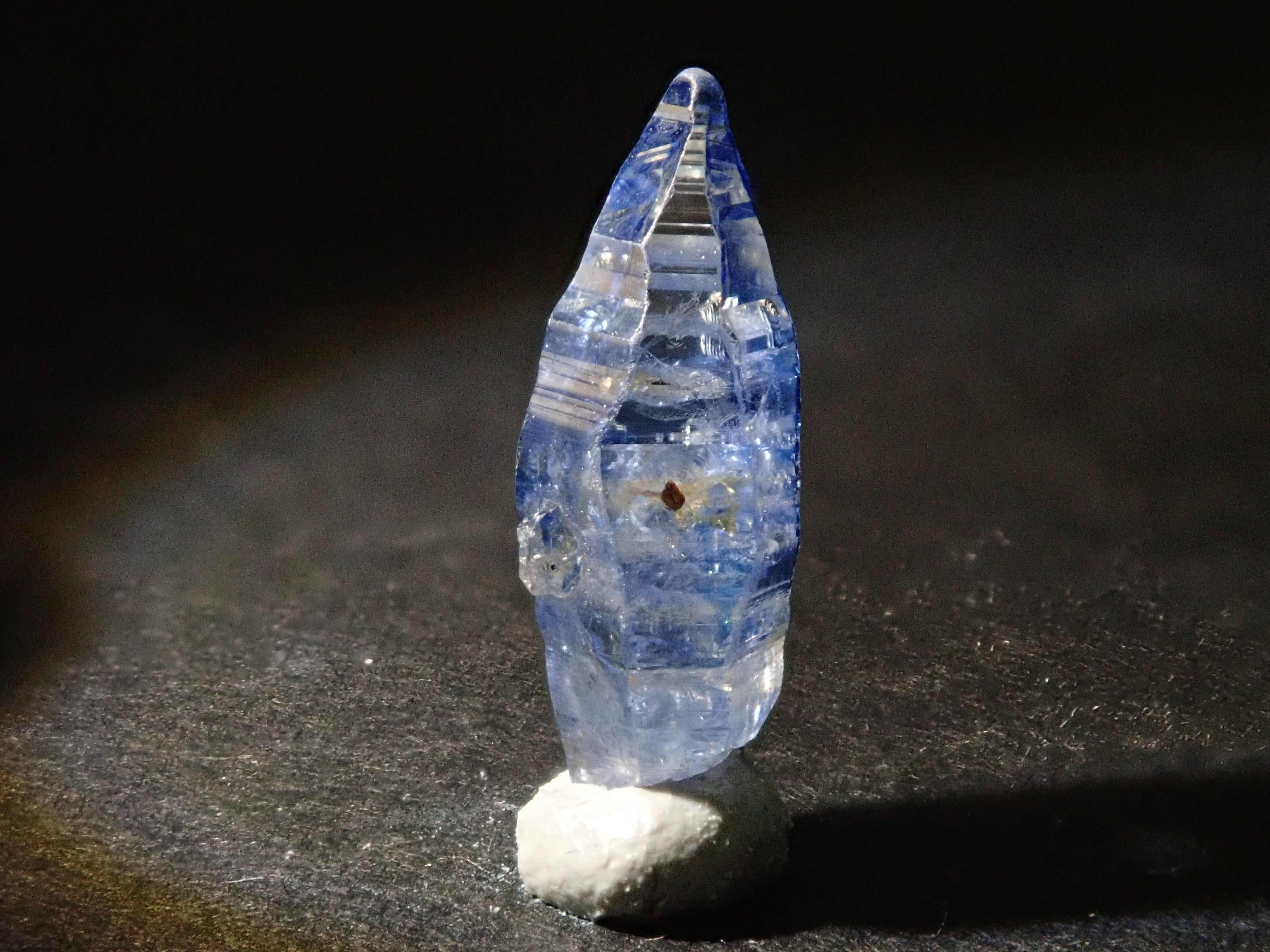 [Published in 12539647] Unheated blue sapphire 1.685ct loose