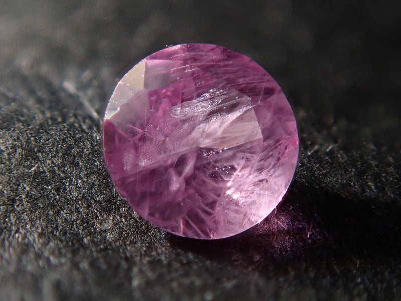 Ice ruby ​​from Greenland 3.1mm/0.130ct loose with certificate