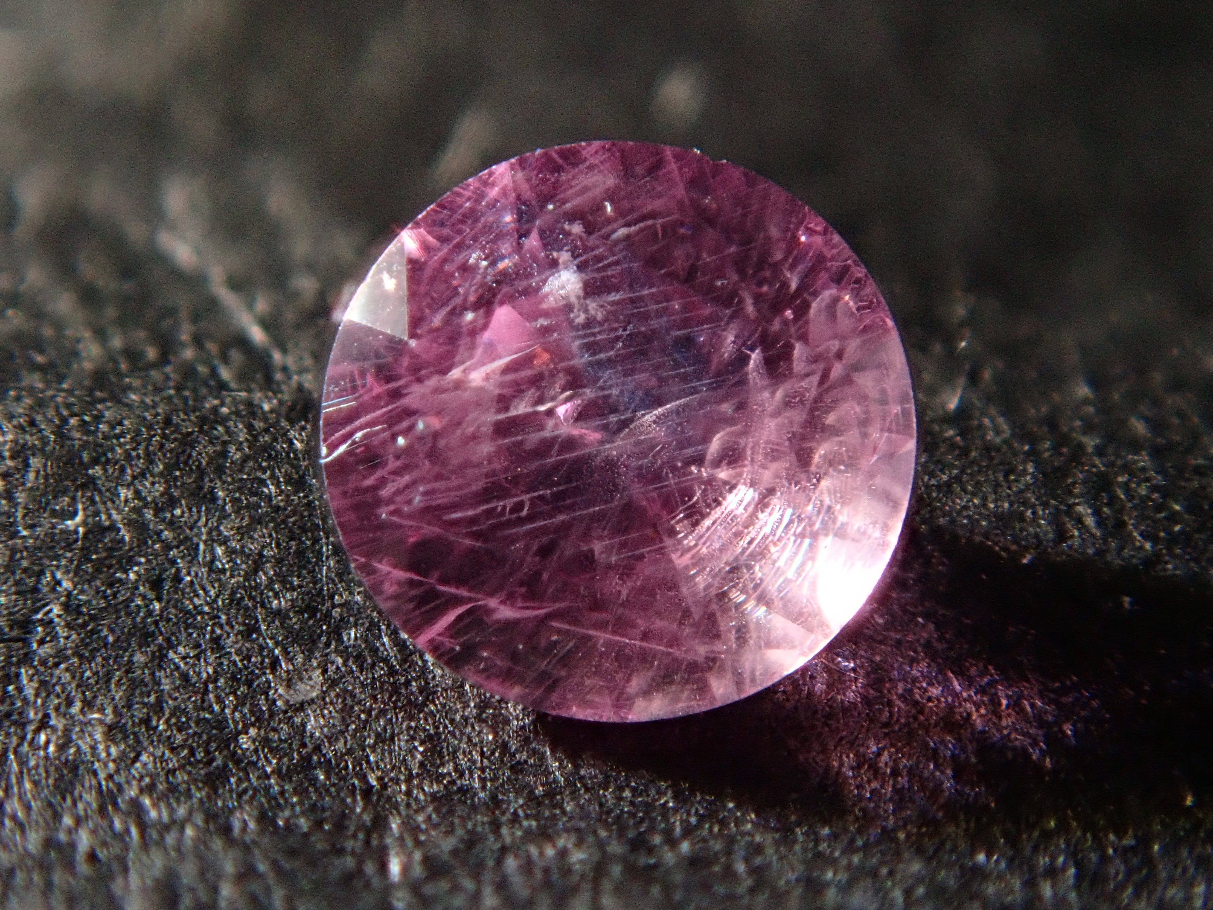 Pink sapphire from Greenland 3.1mm/0.135ct loose