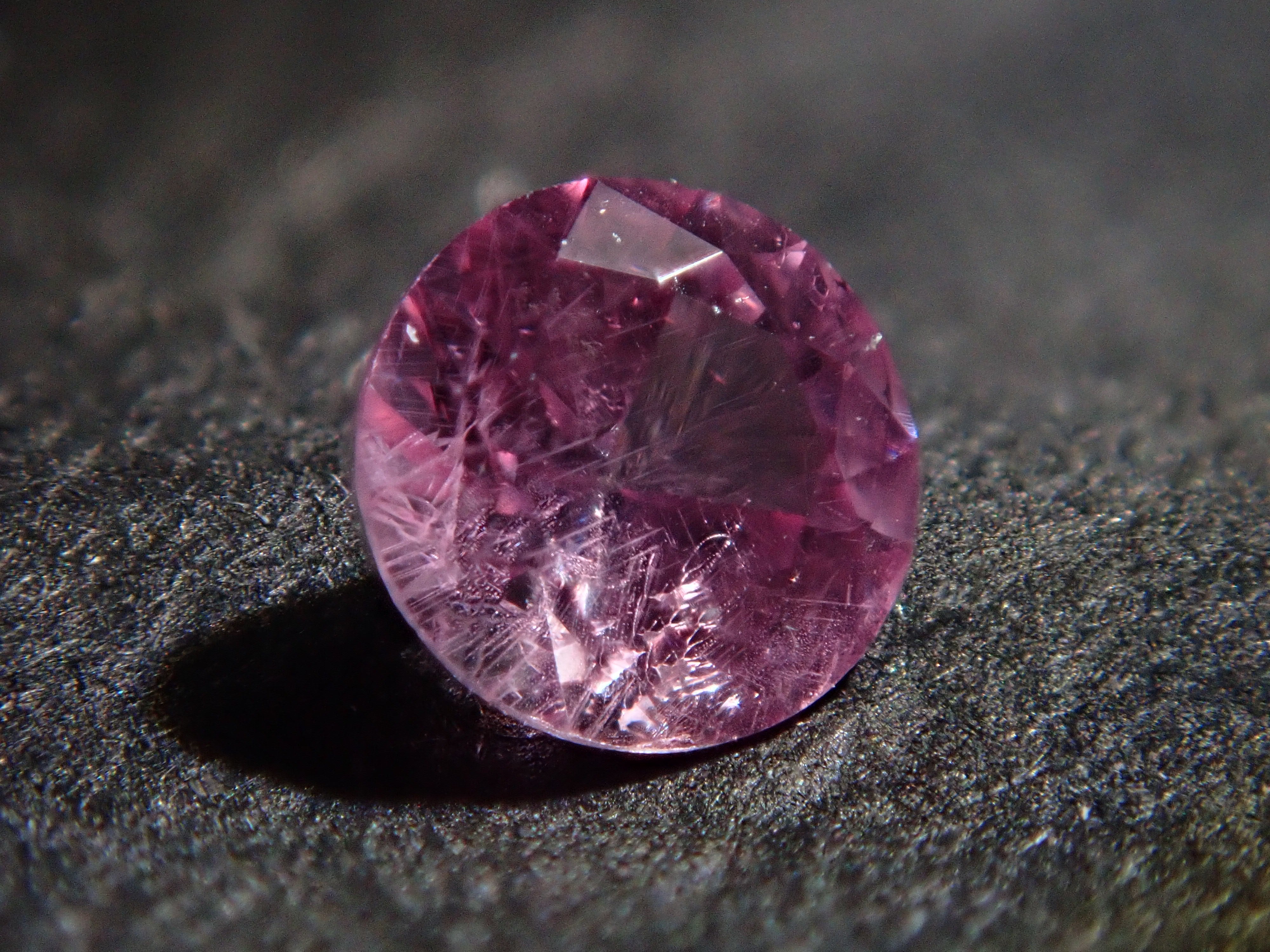 Pink sapphire from Greenland 3.1mm/0.135ct loose