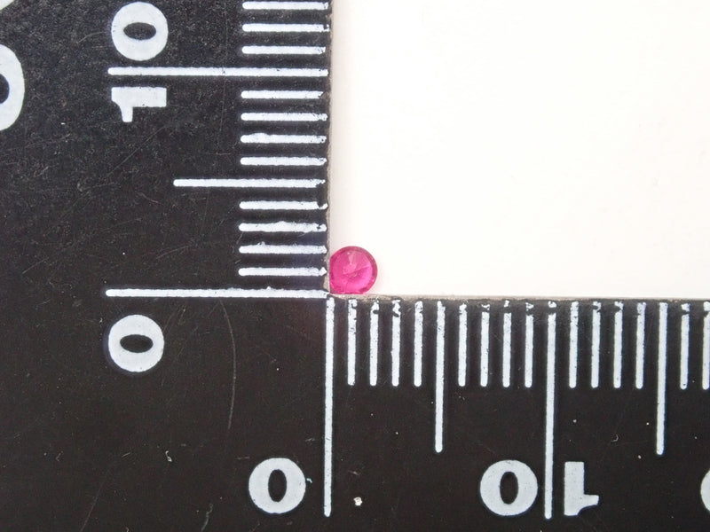 グリーンランド産ルビー 2.3mm/0.056ctルース