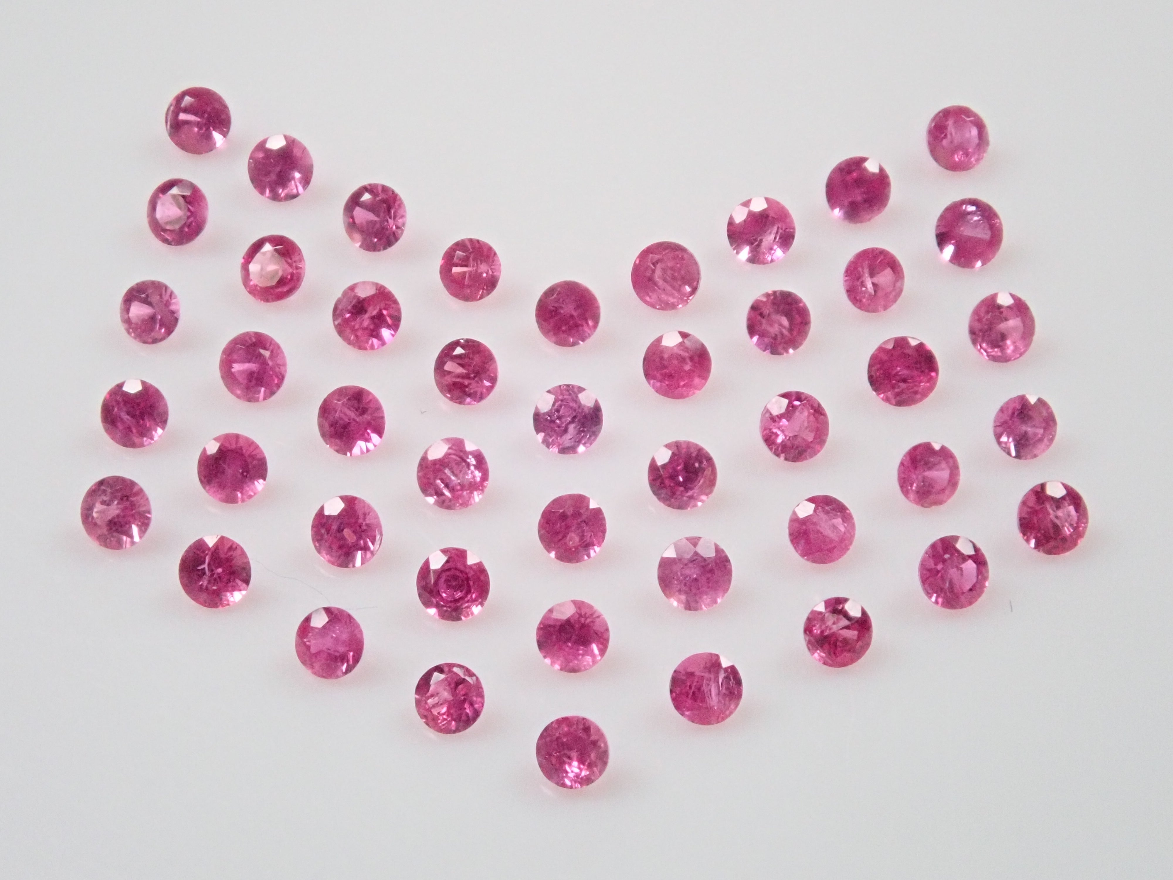 1 Ruby from Greenland (round cut, 1.2mm)《Discount available for multiple purchases》