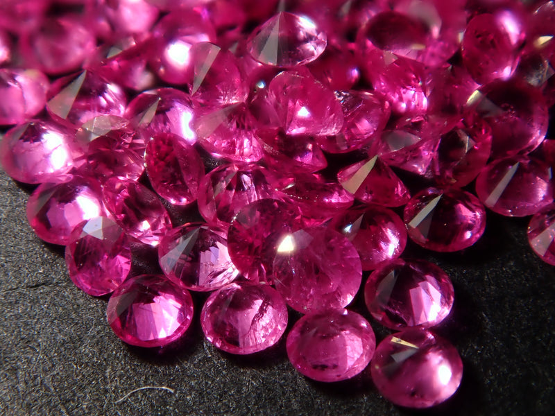 1 Ruby from Greenland (round cut, 1.2mm)《Discount available for multiple purchases》