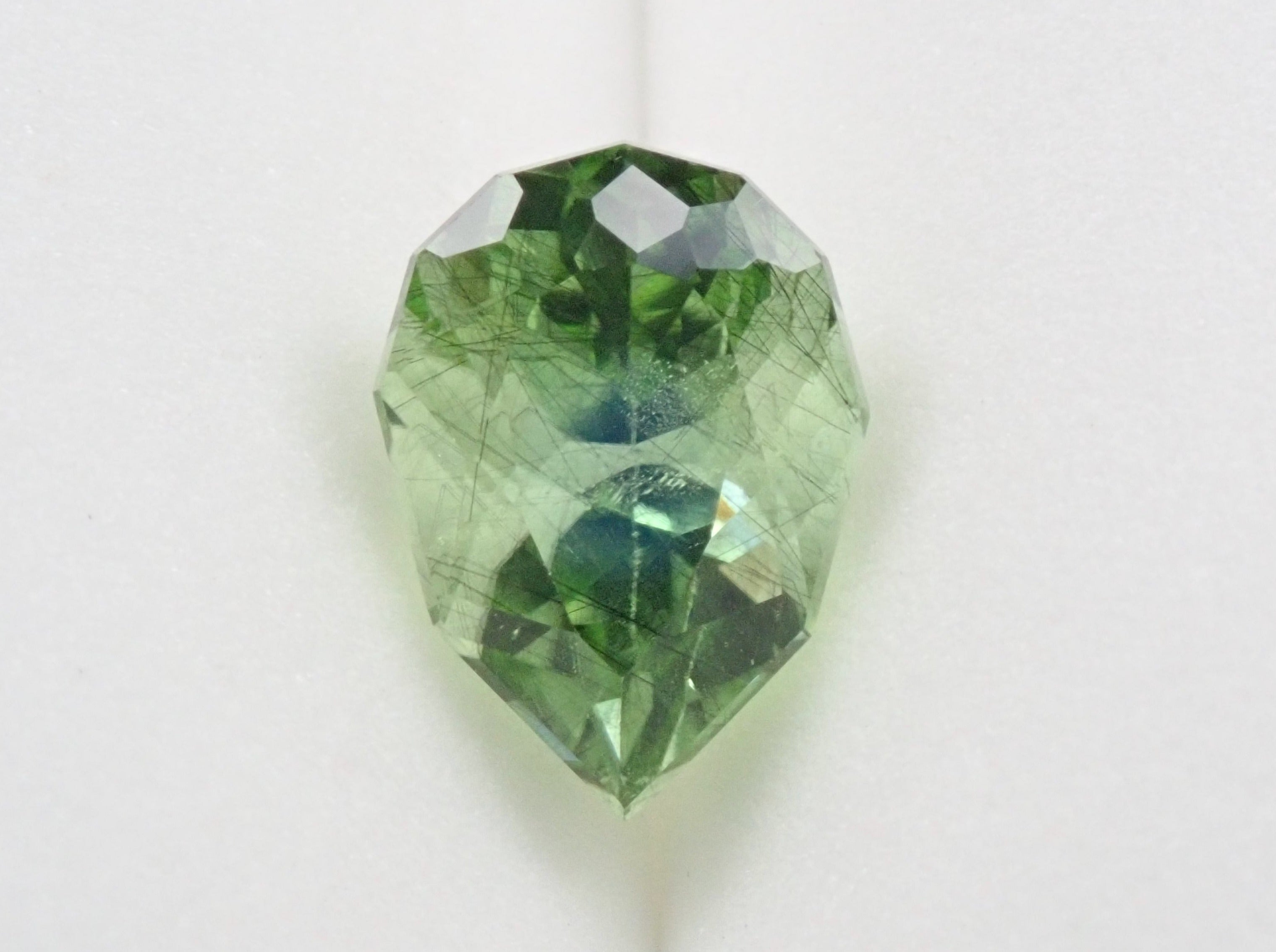 Ludwigite Imperidot 4.006ct Ruth 日本-德國鑑定