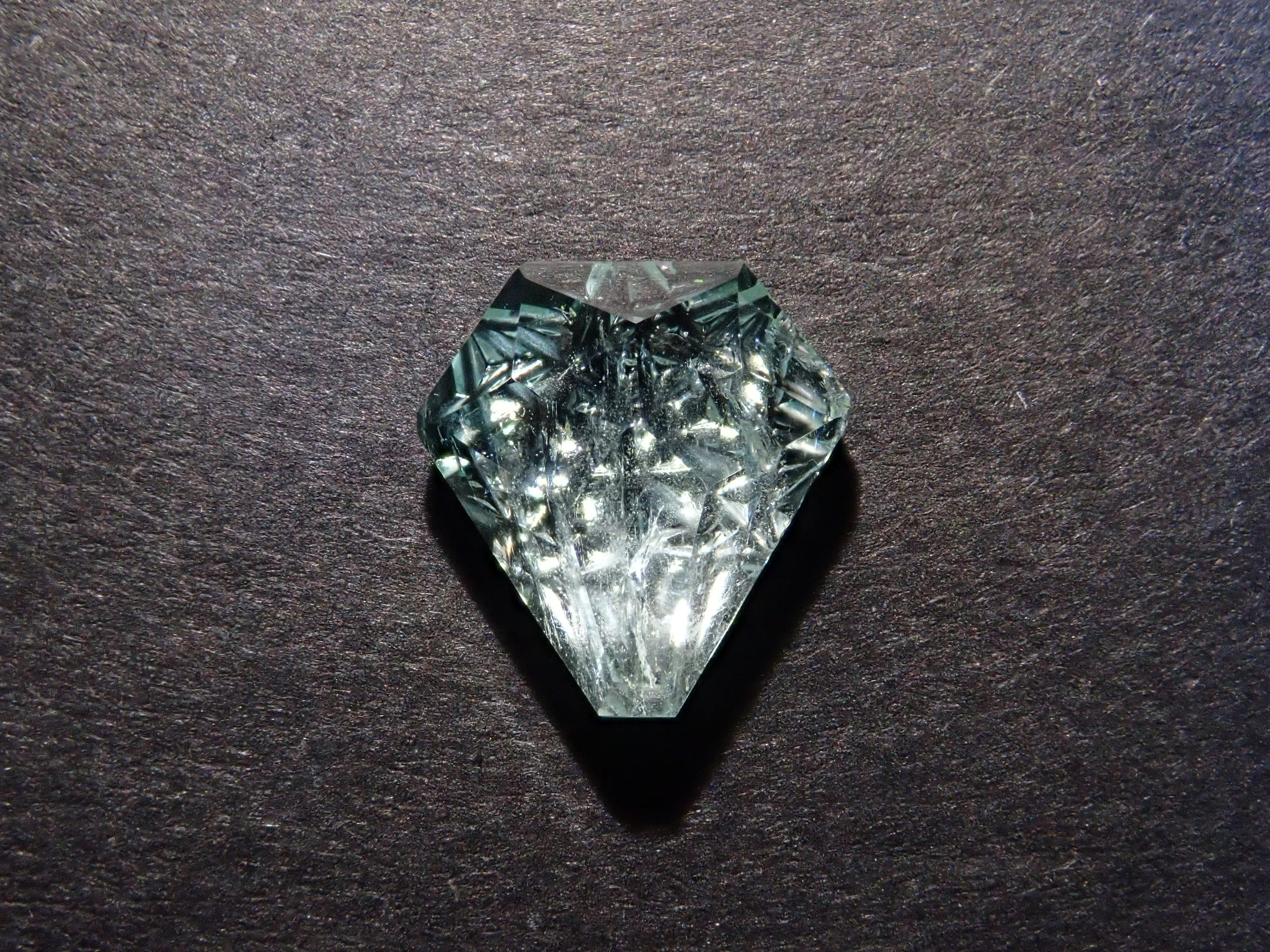 【甲州貴石切子】コロンビア産エメラルド 1.701ct《コラボ》ルース ワッペン付