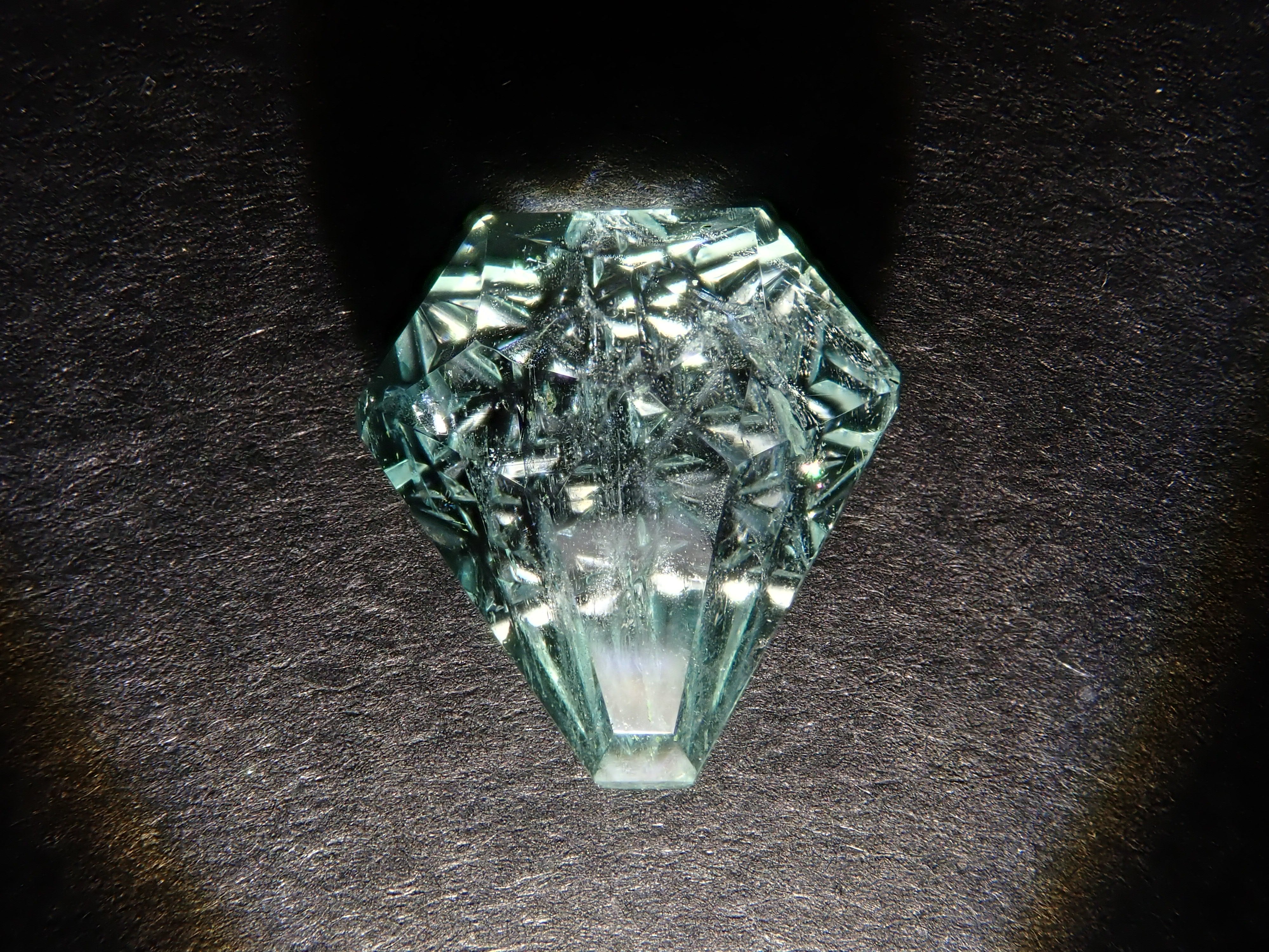 【甲州貴石切子】コロンビア産エメラルド 1.701ct《コラボ》ルース ワッペン付